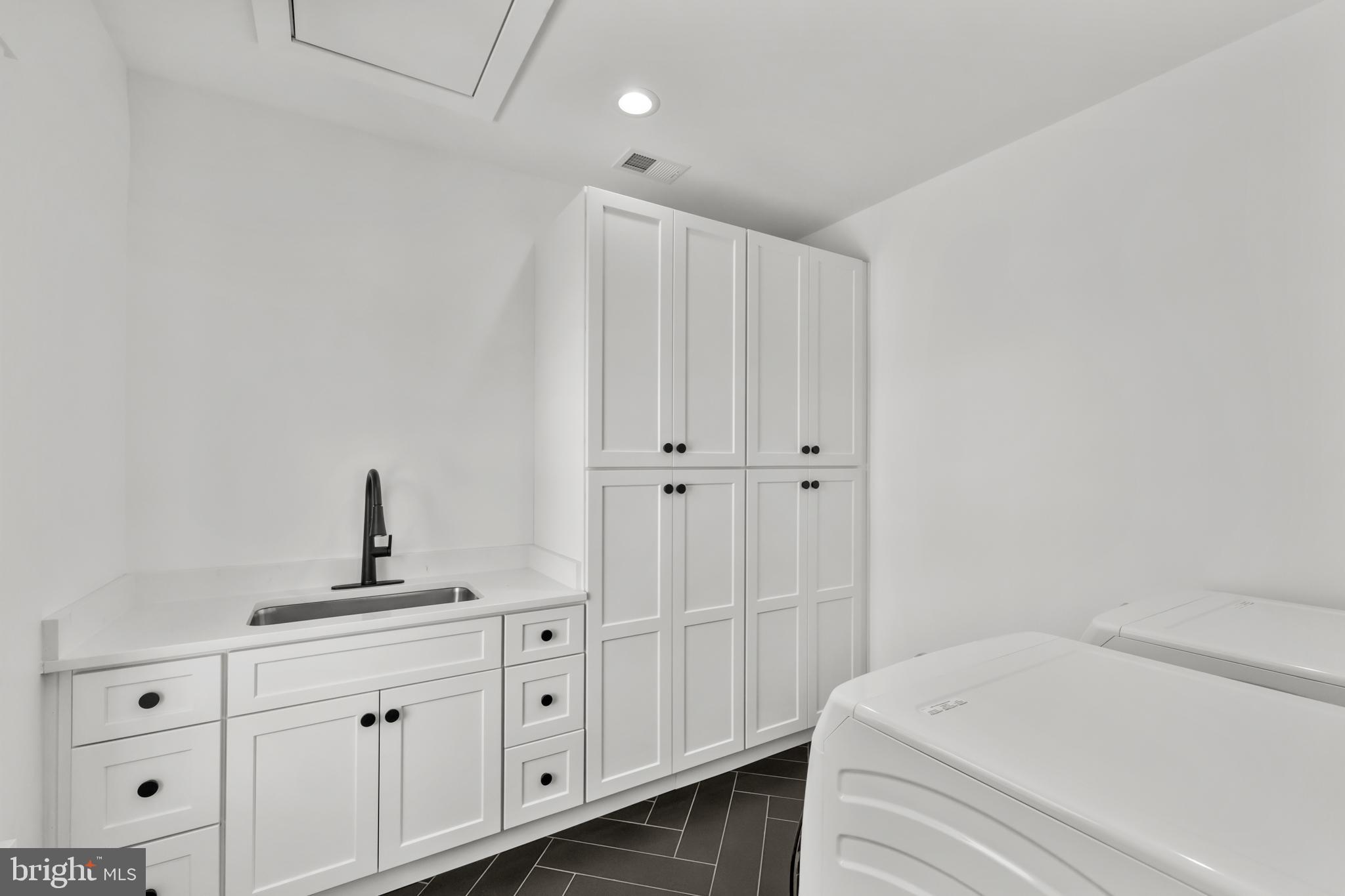 PIMMIT HILLS - Residential