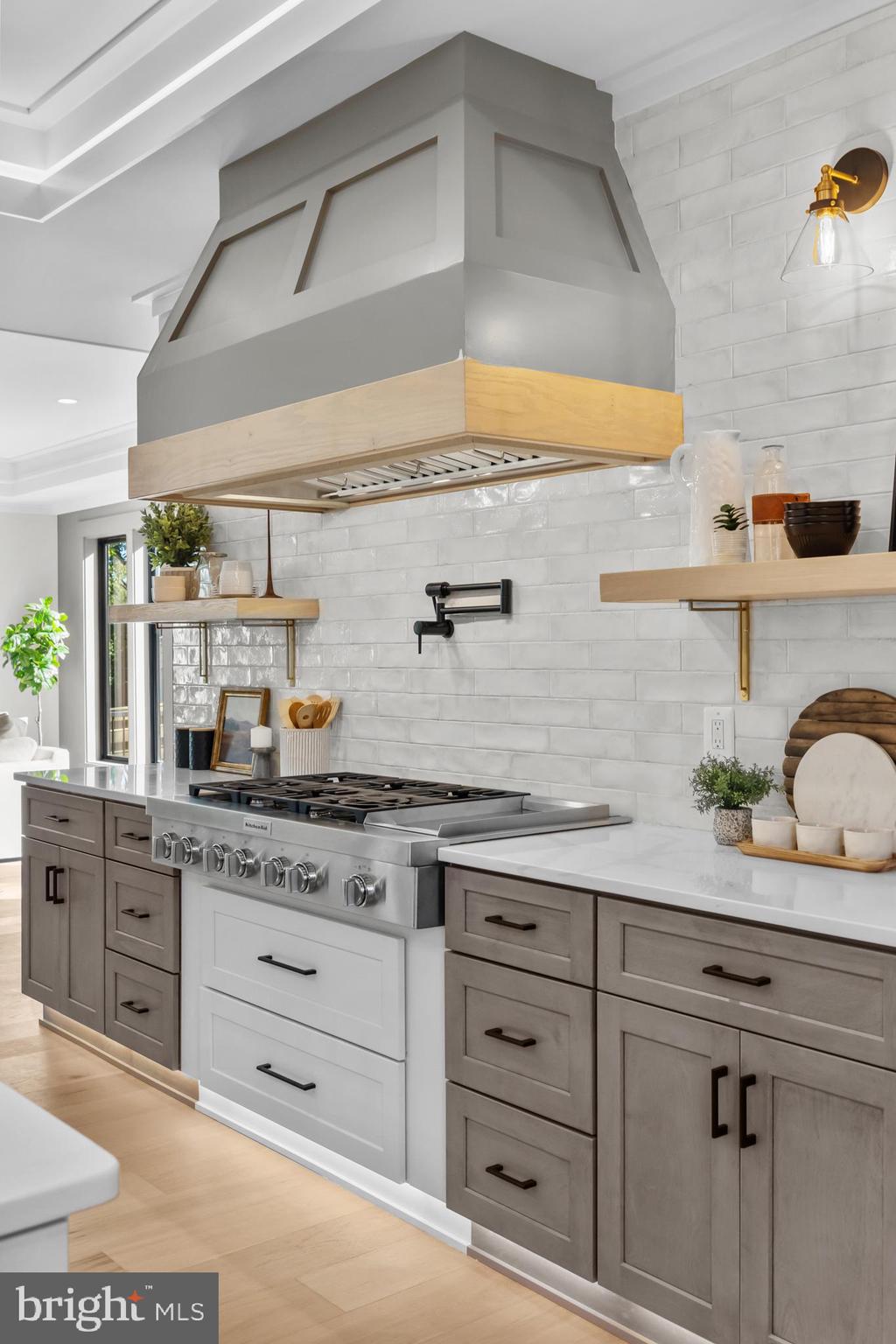 PIMMIT HILLS - Residential