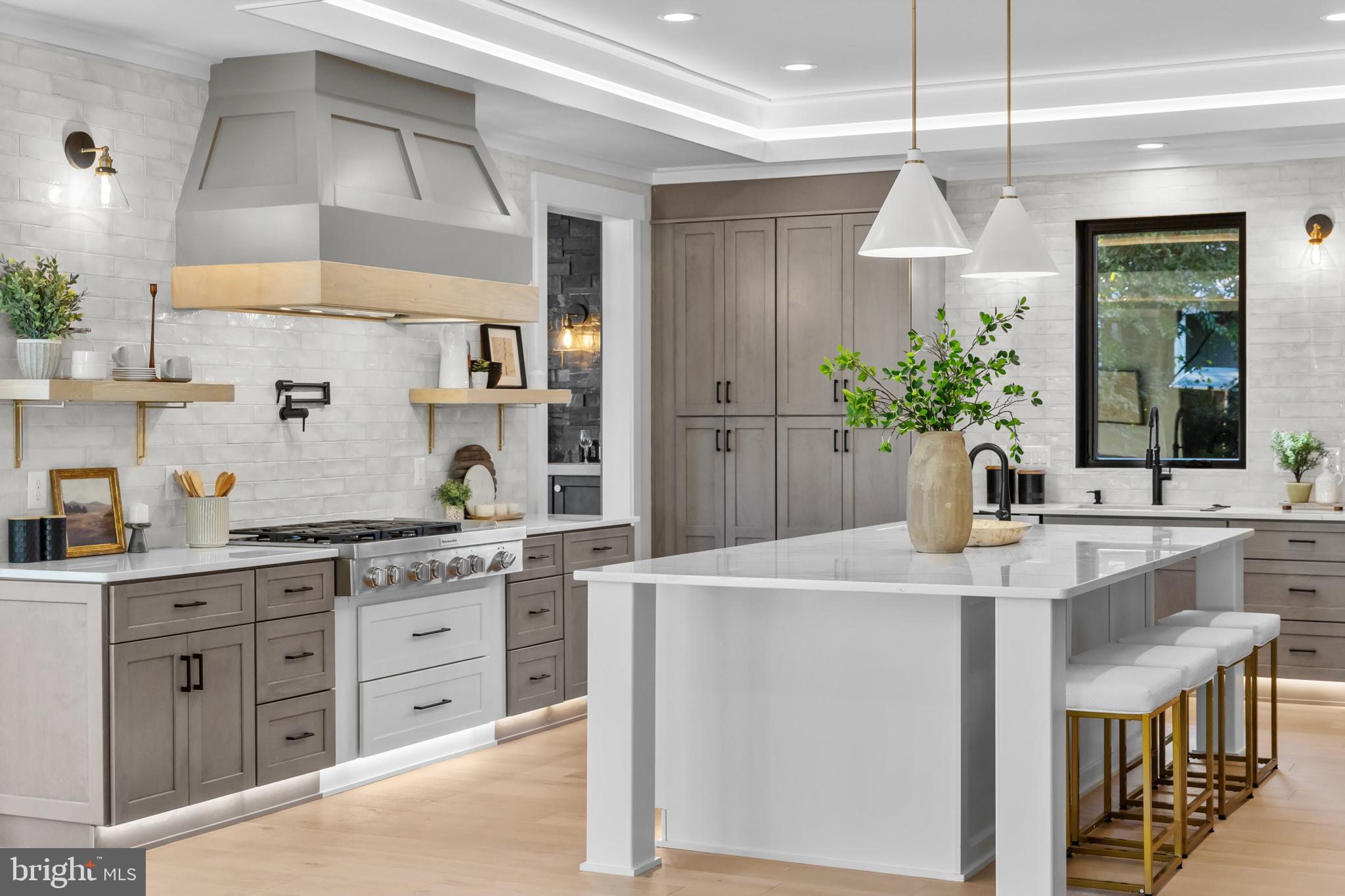 PIMMIT HILLS - Residential