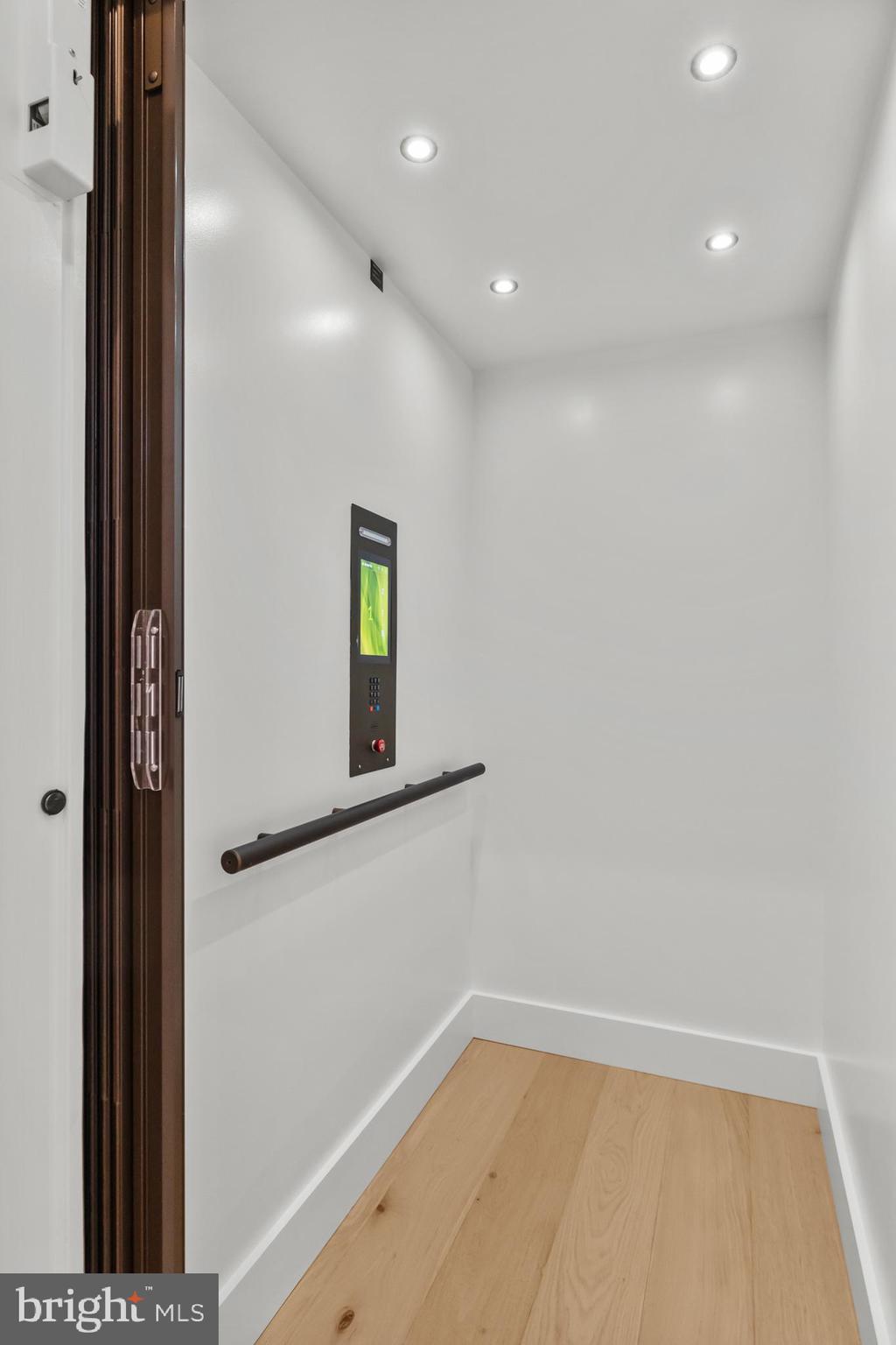 PIMMIT HILLS - Residential