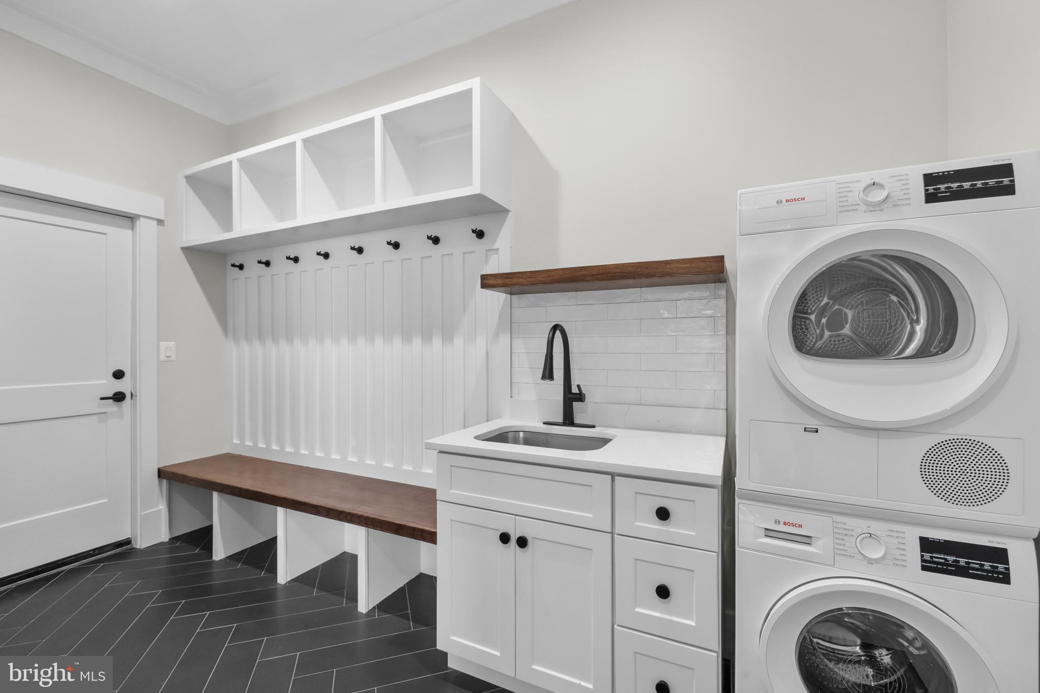 PIMMIT HILLS - Residential