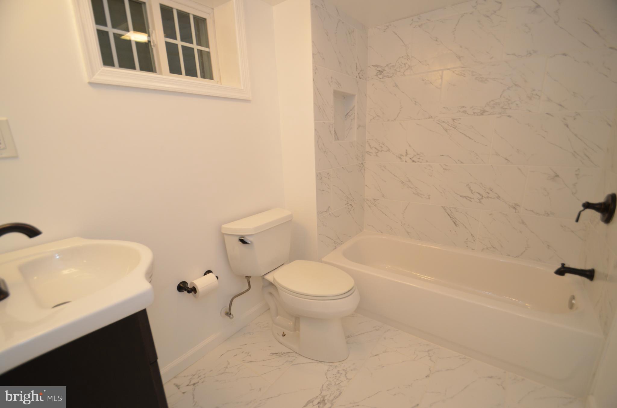 KINGS PARK - Residential Lease