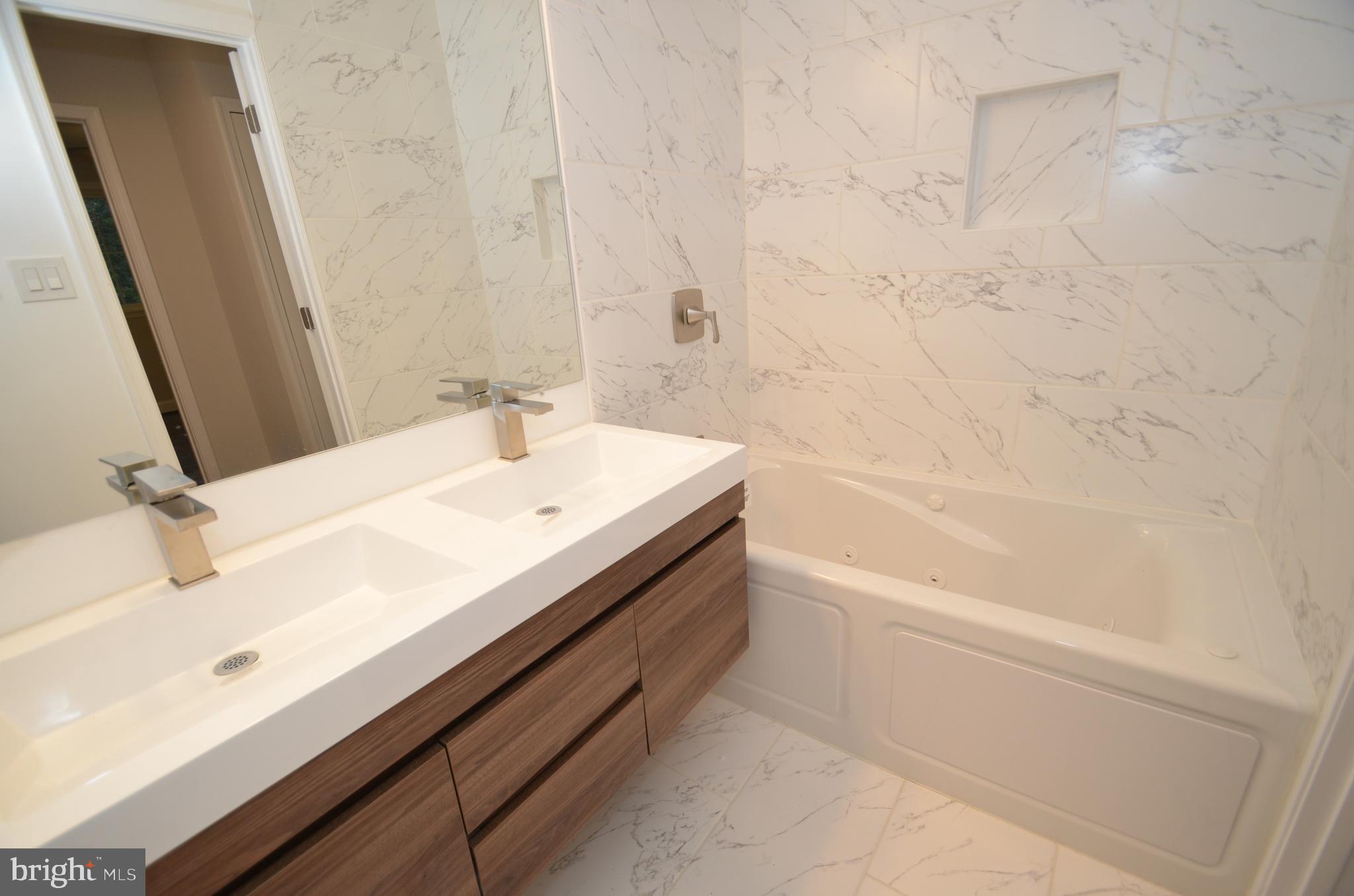 KINGS PARK - Residential Lease