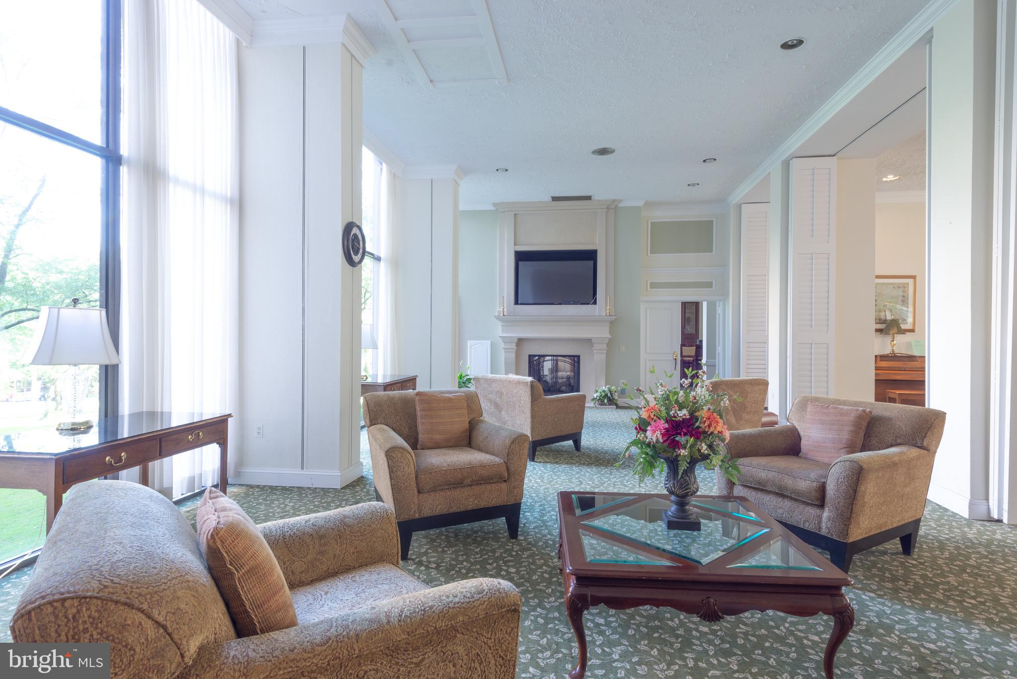 TOWERS IN WESTCHESTER PARK - Residential