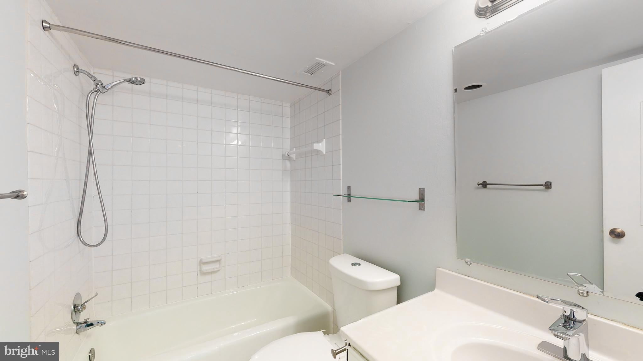 TOWERS IN WESTCHESTER PARK - Residential