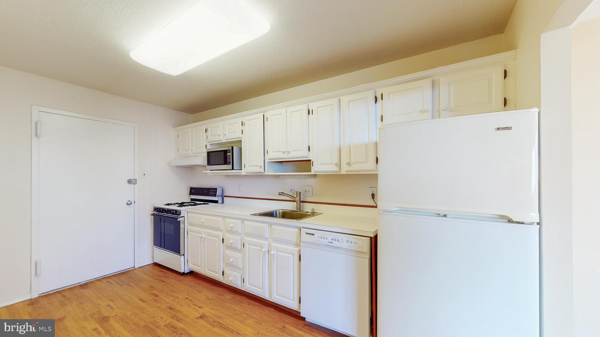 TOWERS IN WESTCHESTER PARK - Residential