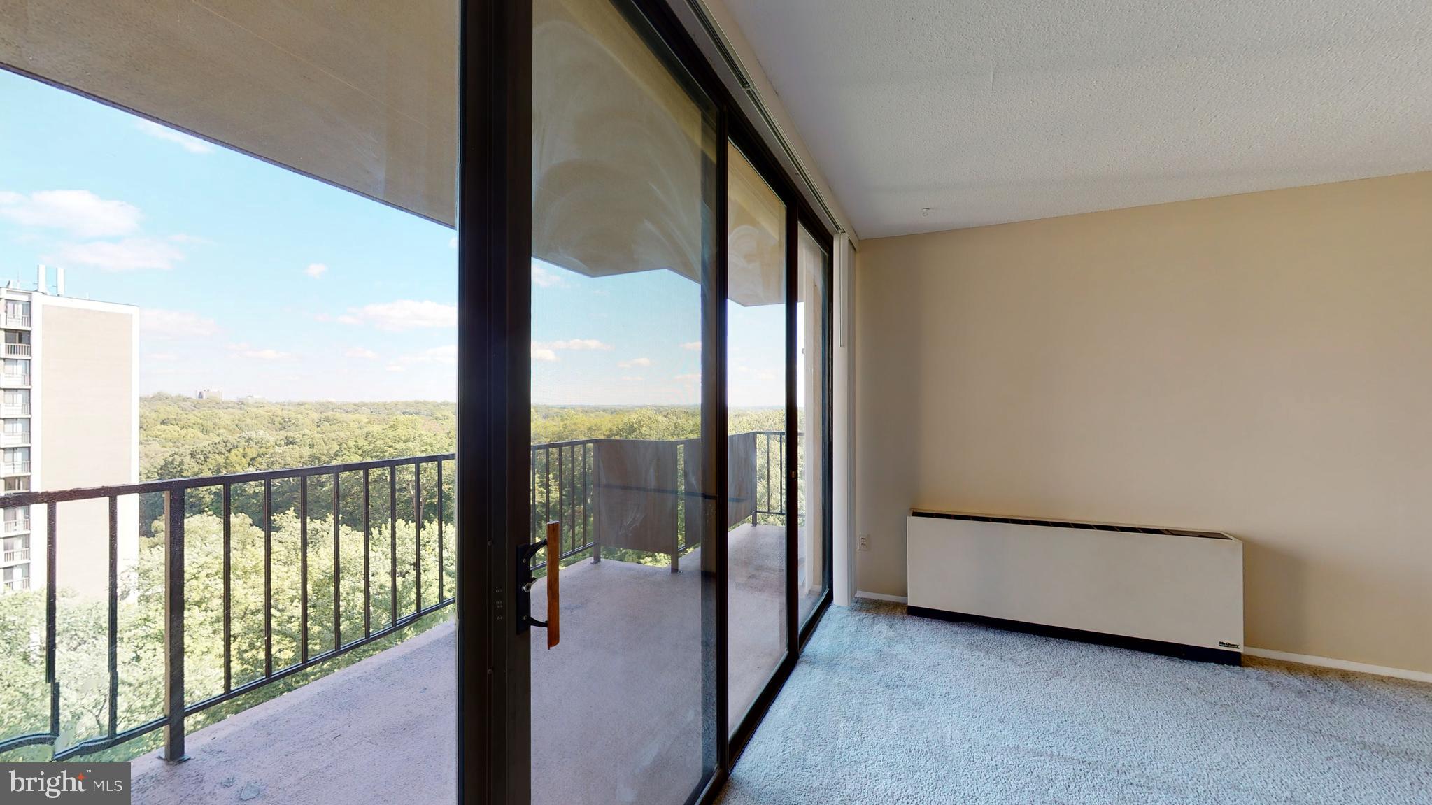 TOWERS IN WESTCHESTER PARK - Residential