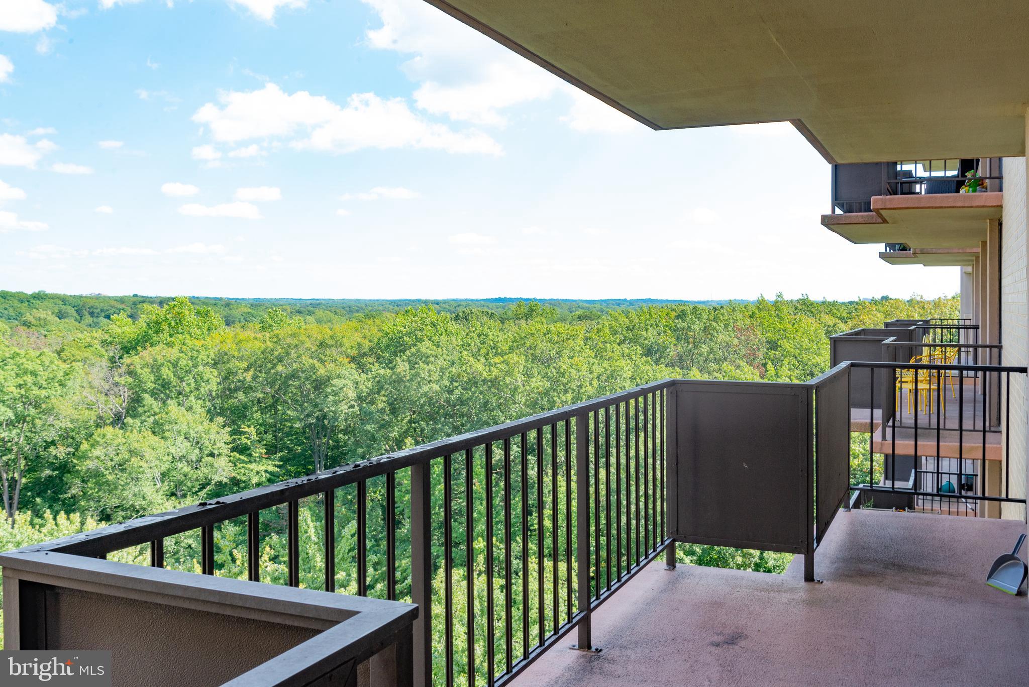 TOWERS IN WESTCHESTER PARK - Residential