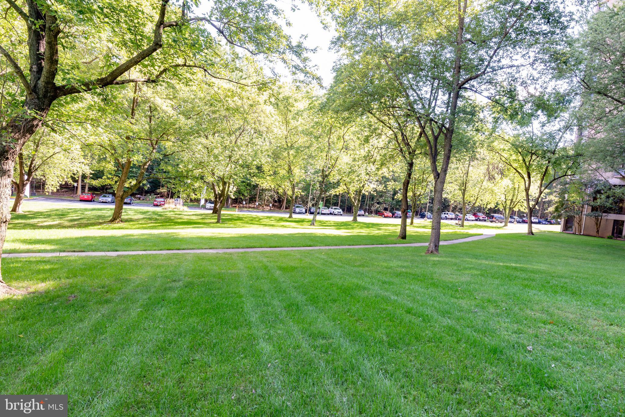 TOWERS IN WESTCHESTER PARK - Residential