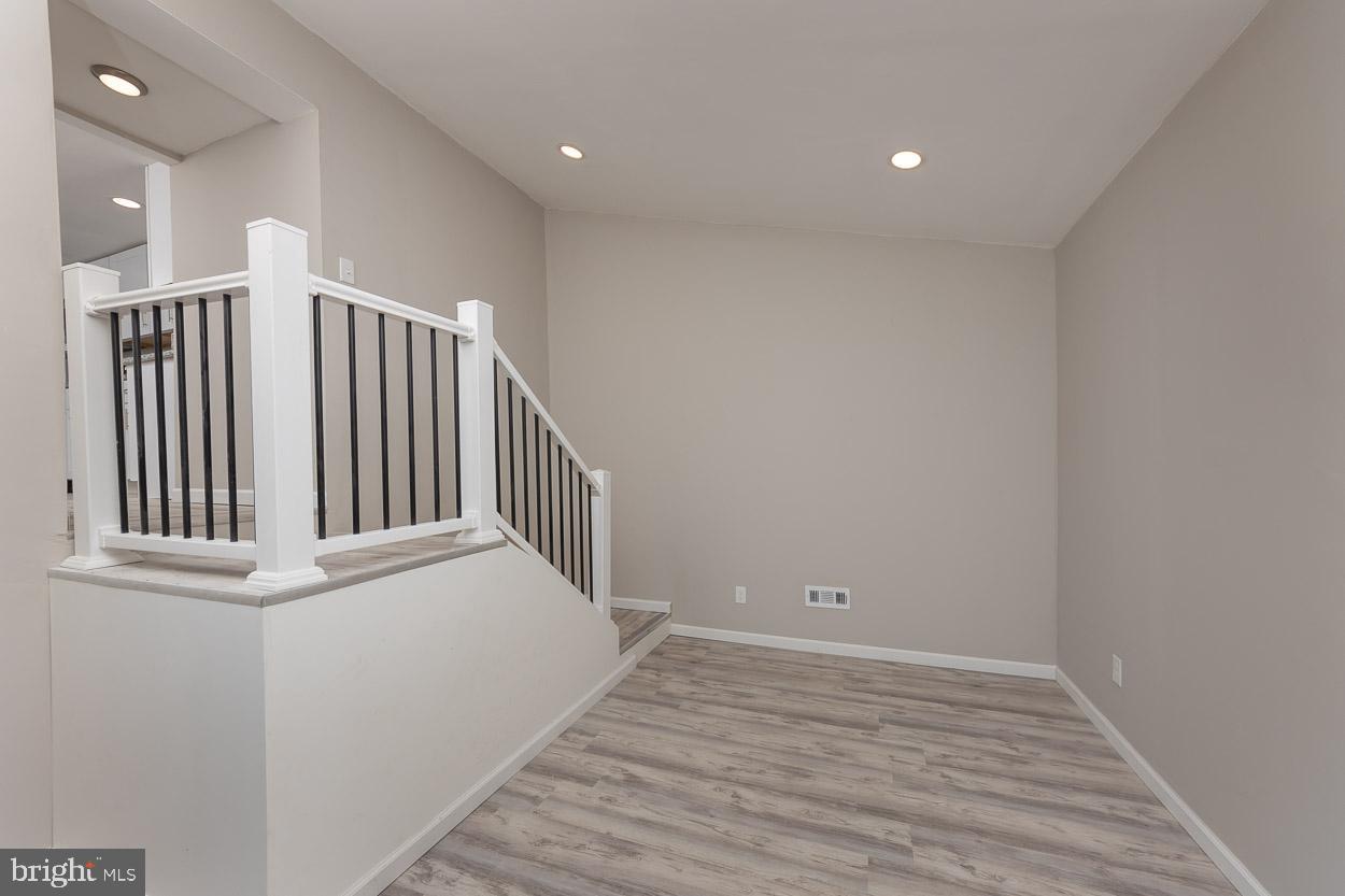 ABERDEEN HILLS - Residential