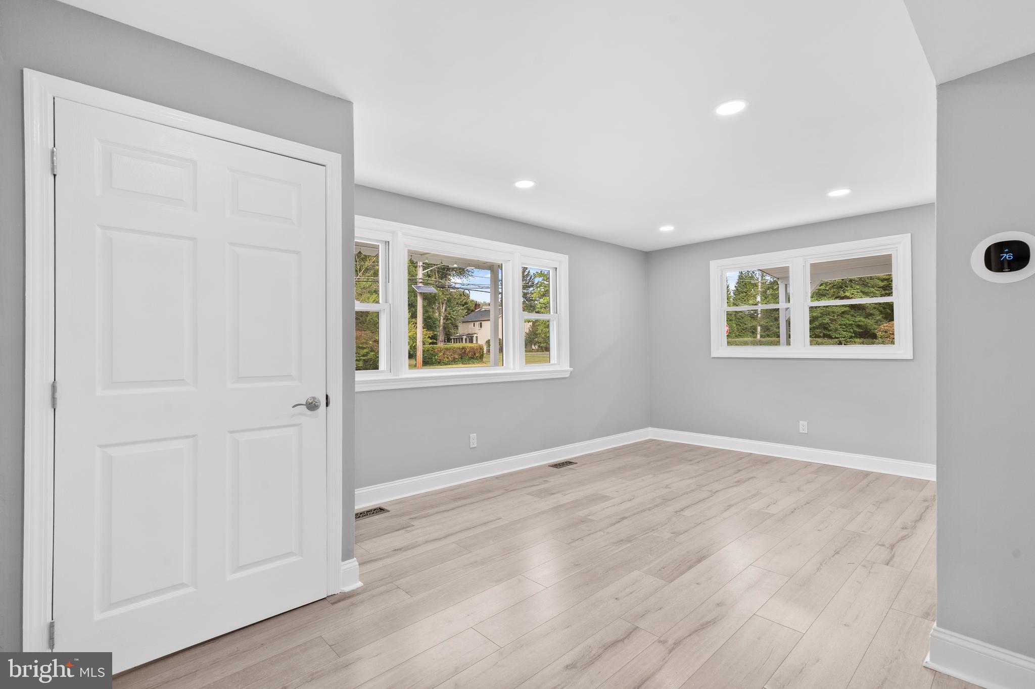605 E EVESHAM ROAD