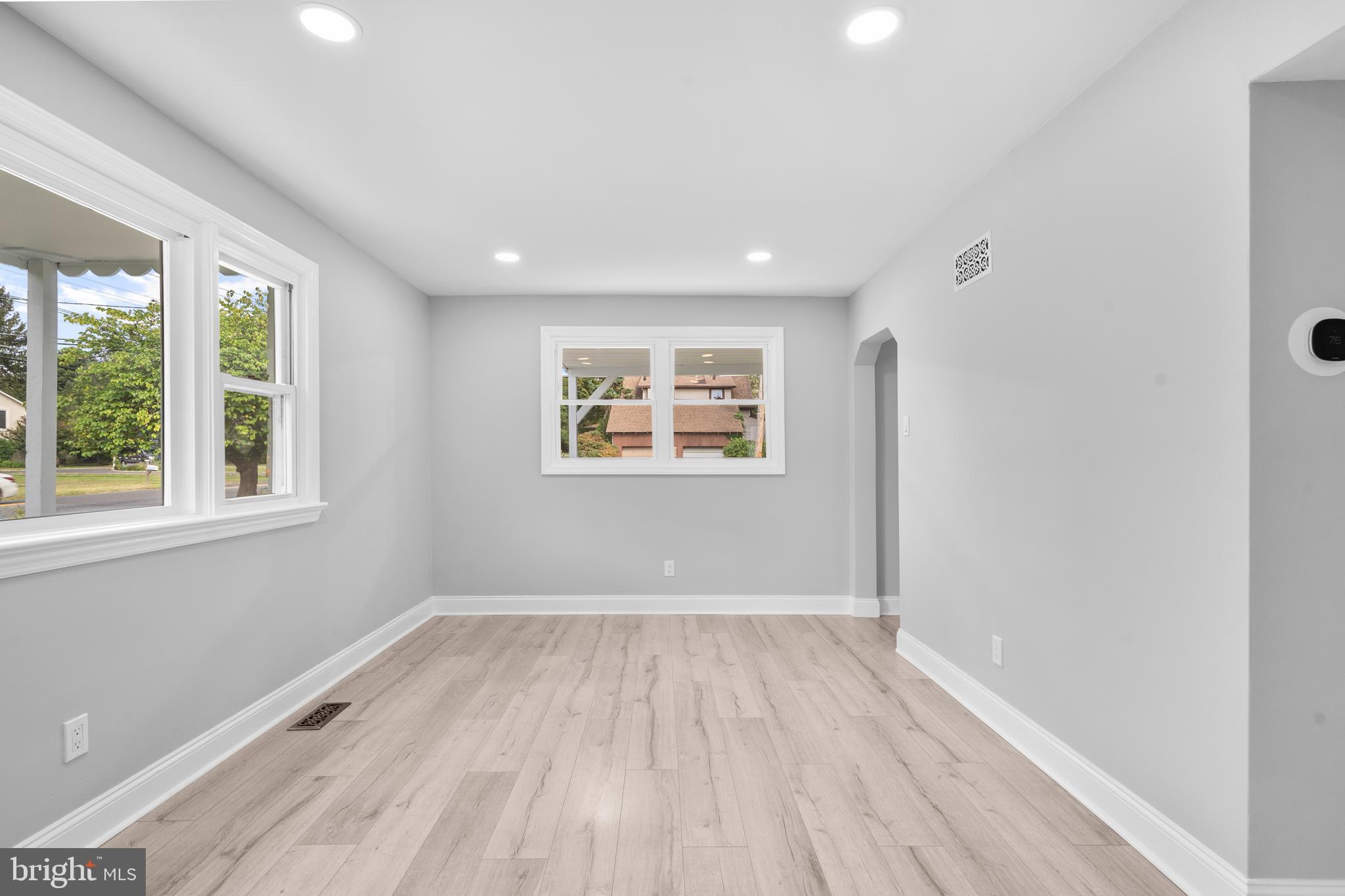 605 E EVESHAM ROAD