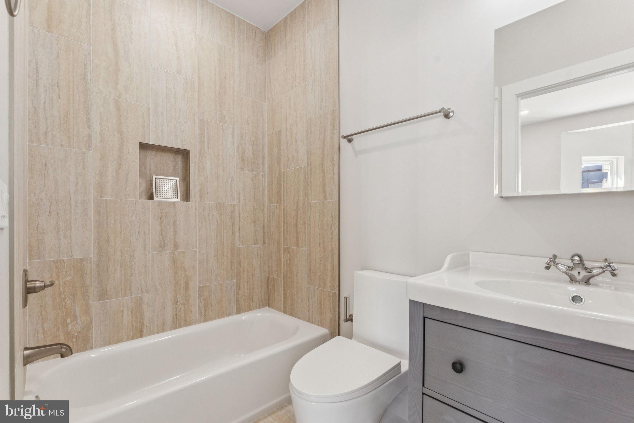 FAIRMOUNT - Residential Lease