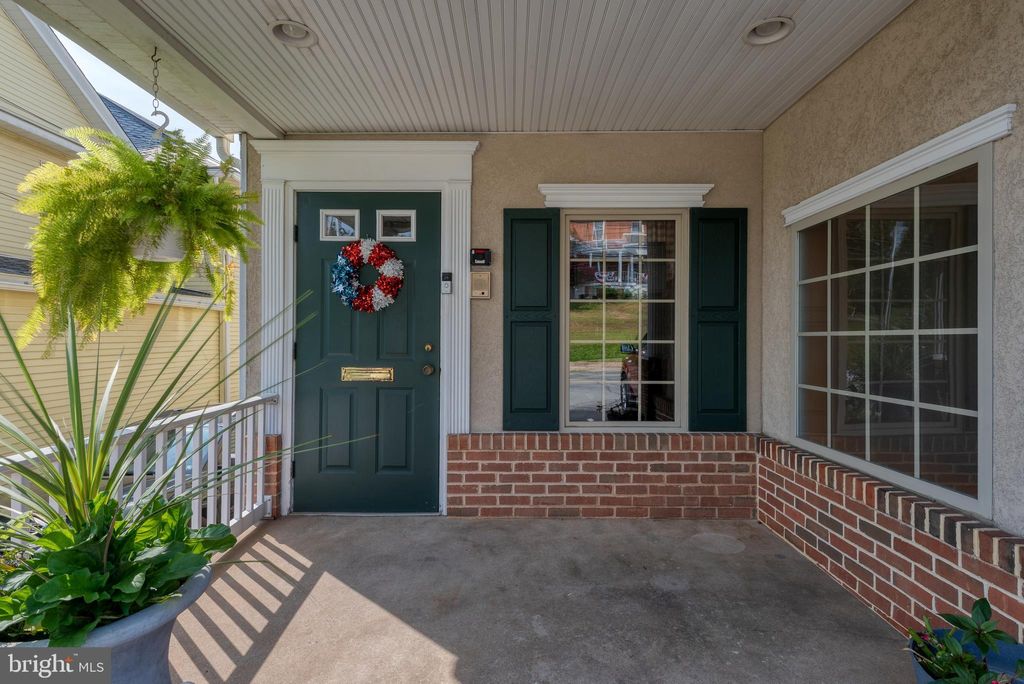 Photo of 80 W Market St, YORK, PA 17406 (MLS # PAYK2088210)