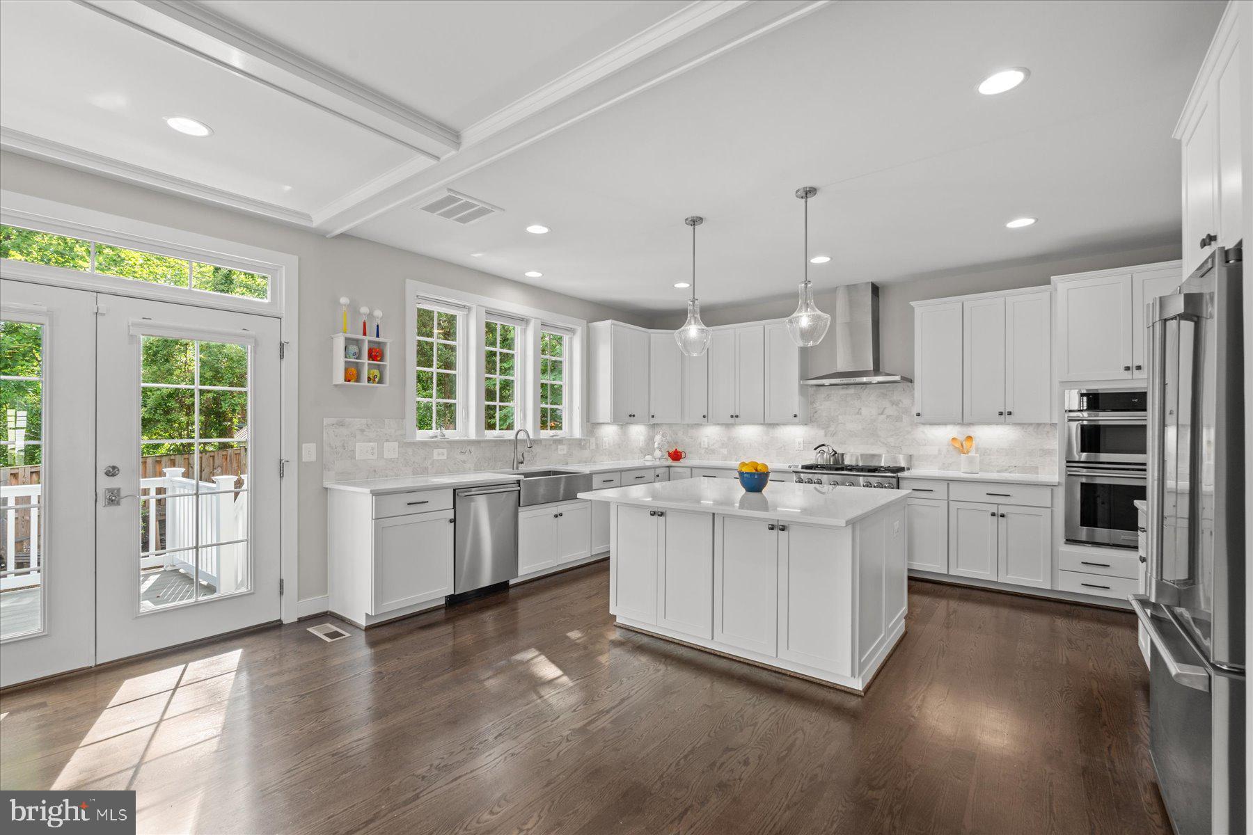 TUCKAHOE VILLAGE - Residential