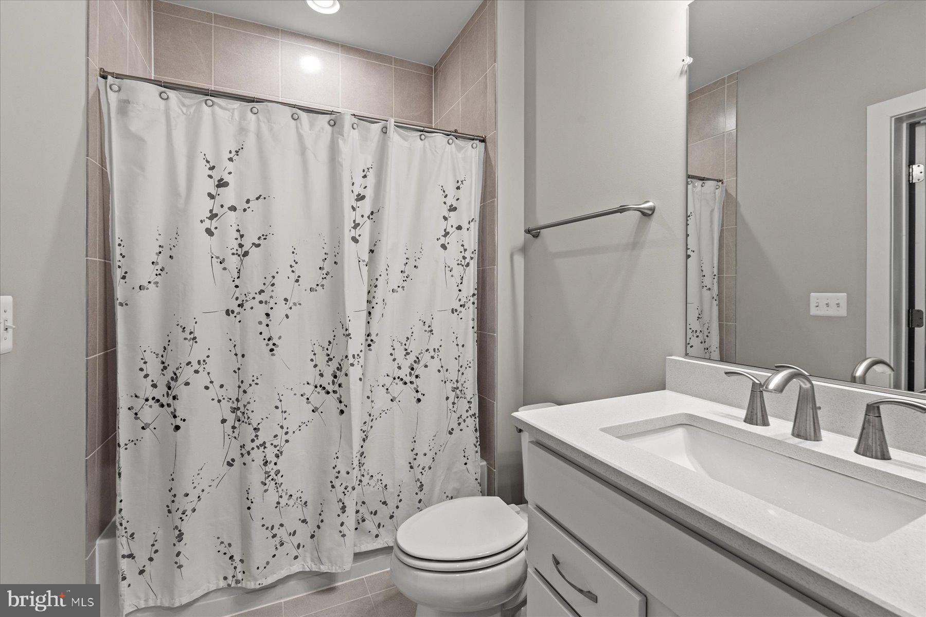 TUCKAHOE VILLAGE - Residential