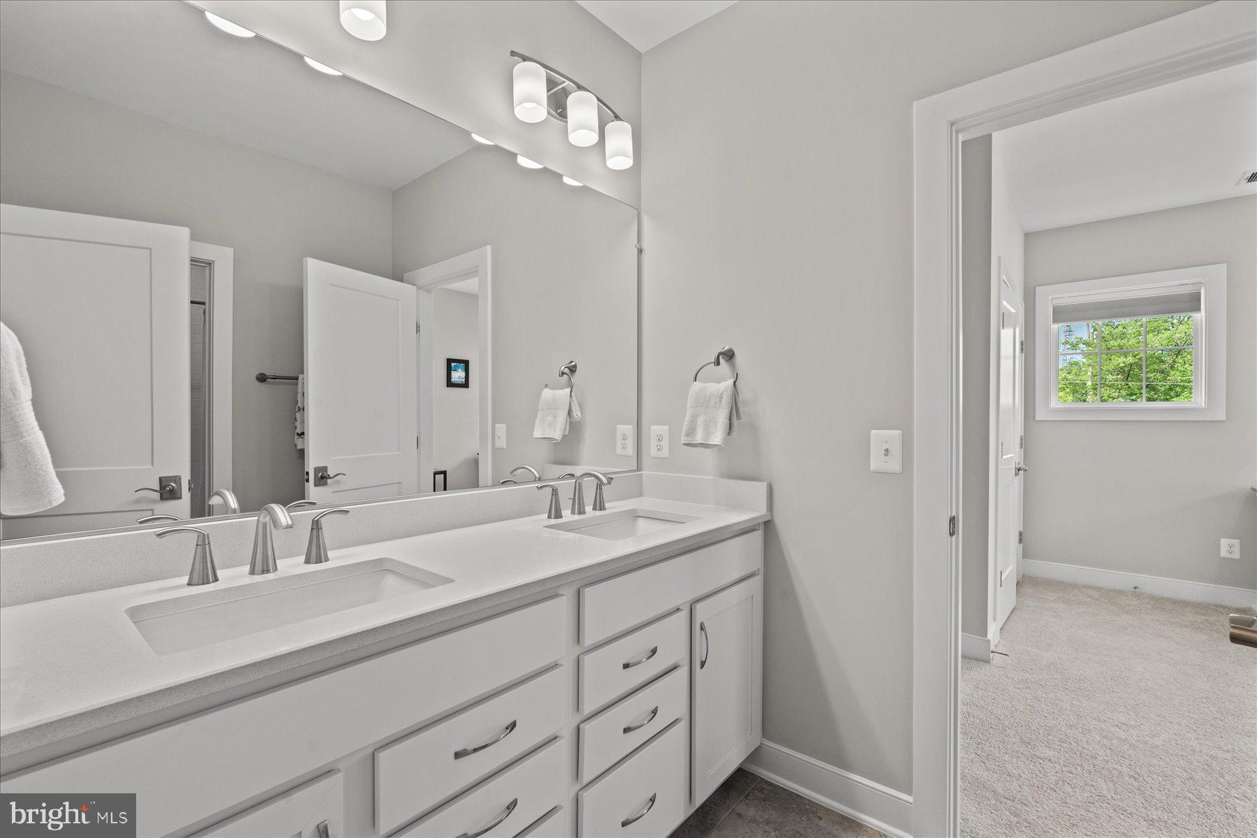 TUCKAHOE VILLAGE - Residential