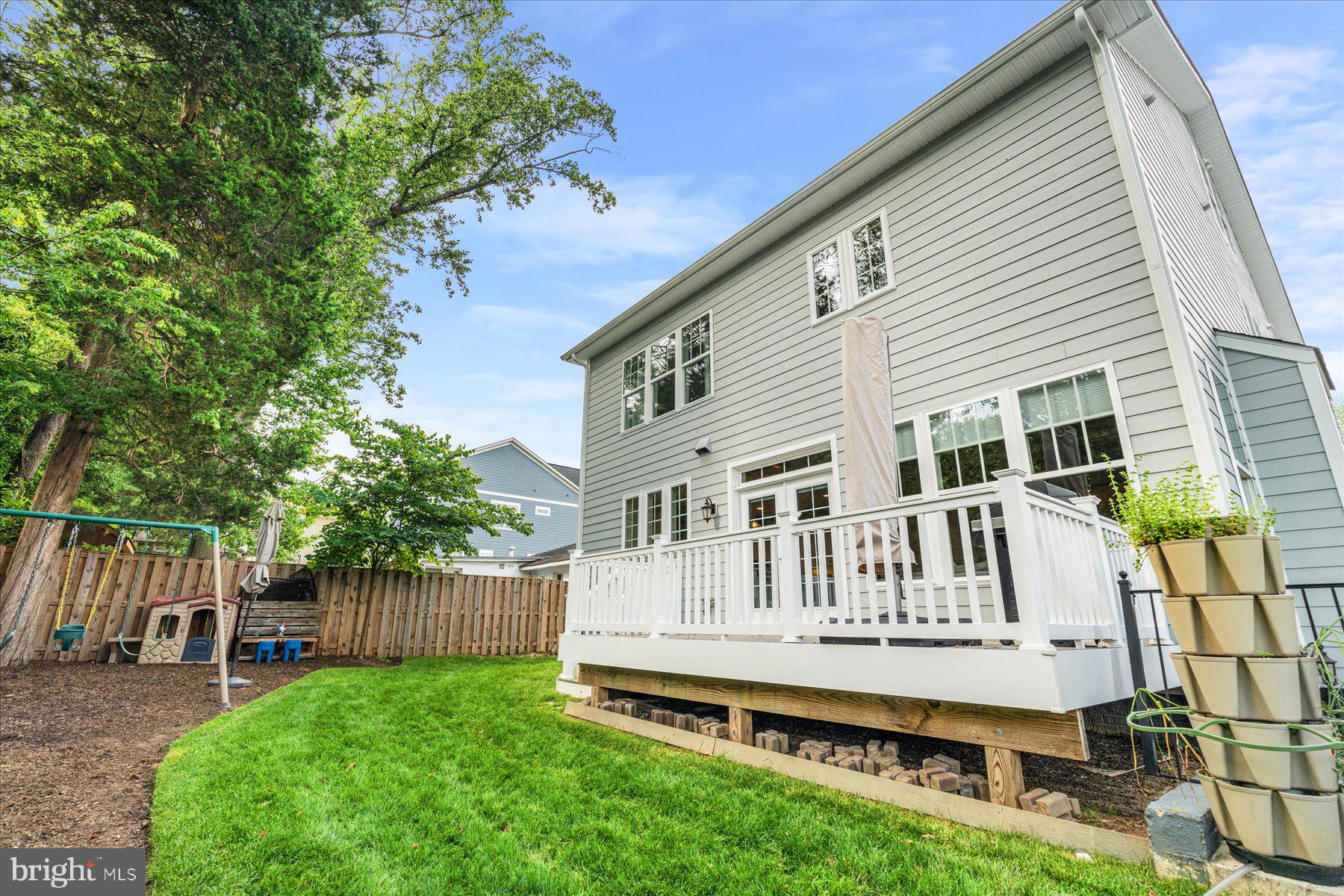 TUCKAHOE VILLAGE - Residential