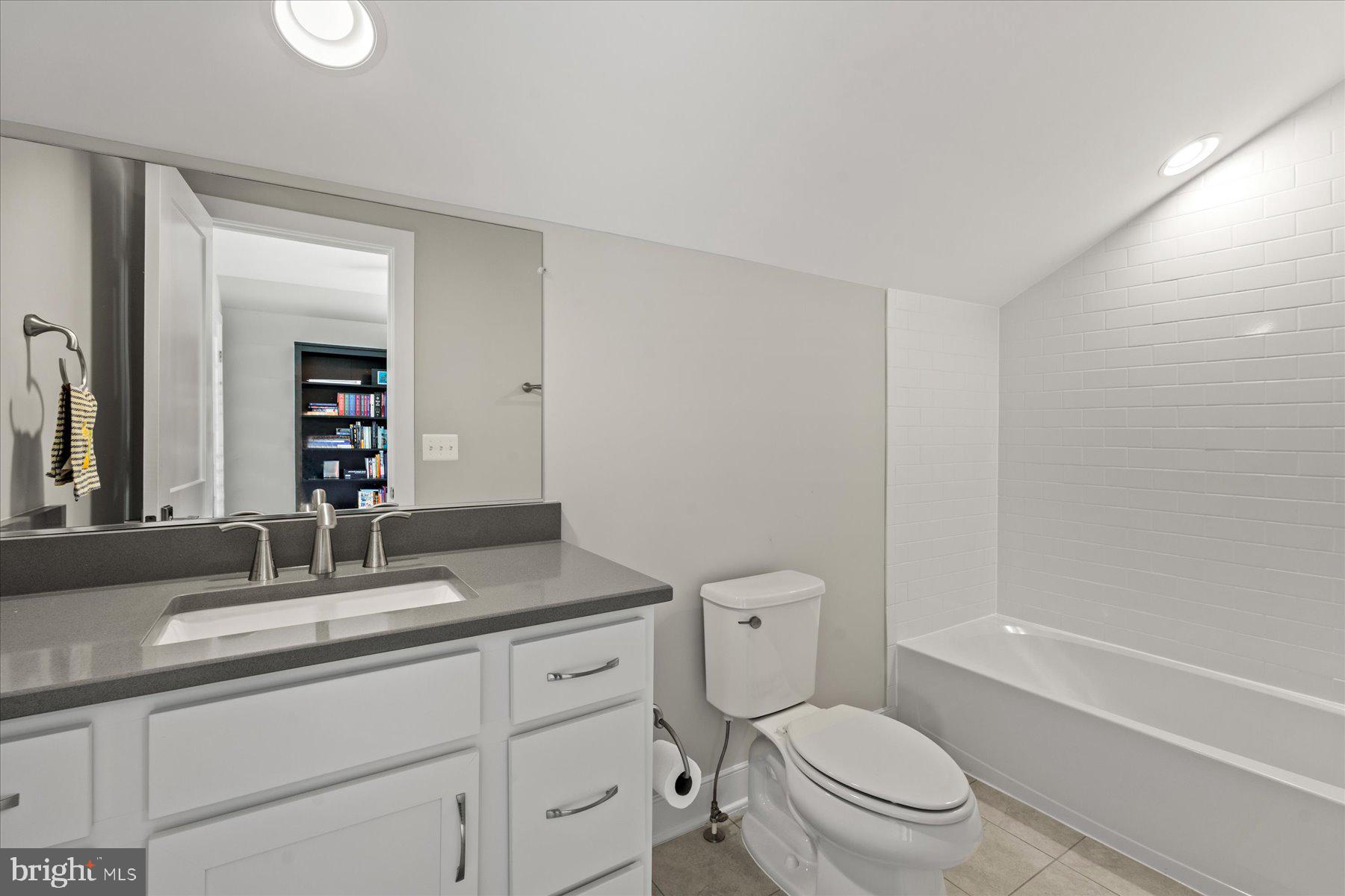 TUCKAHOE VILLAGE - Residential