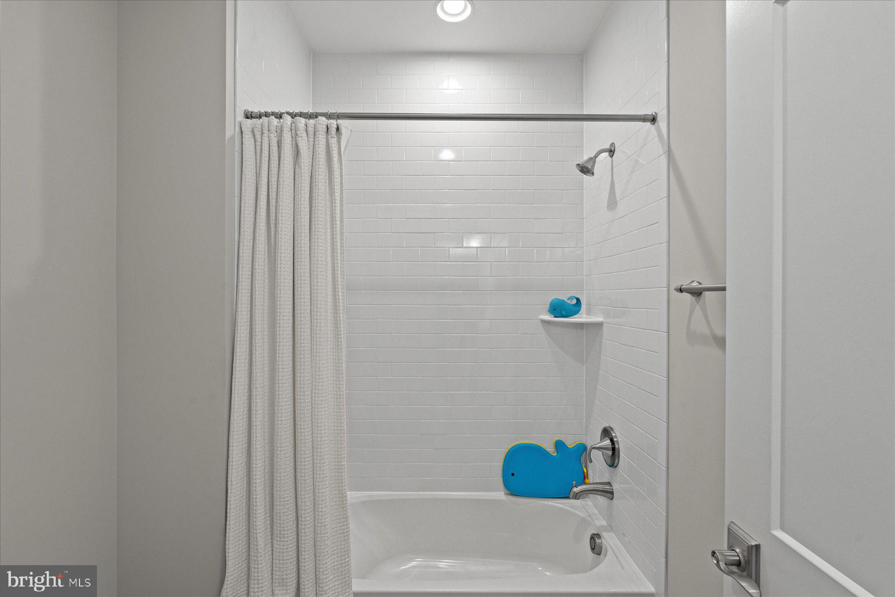 TUCKAHOE VILLAGE - Residential