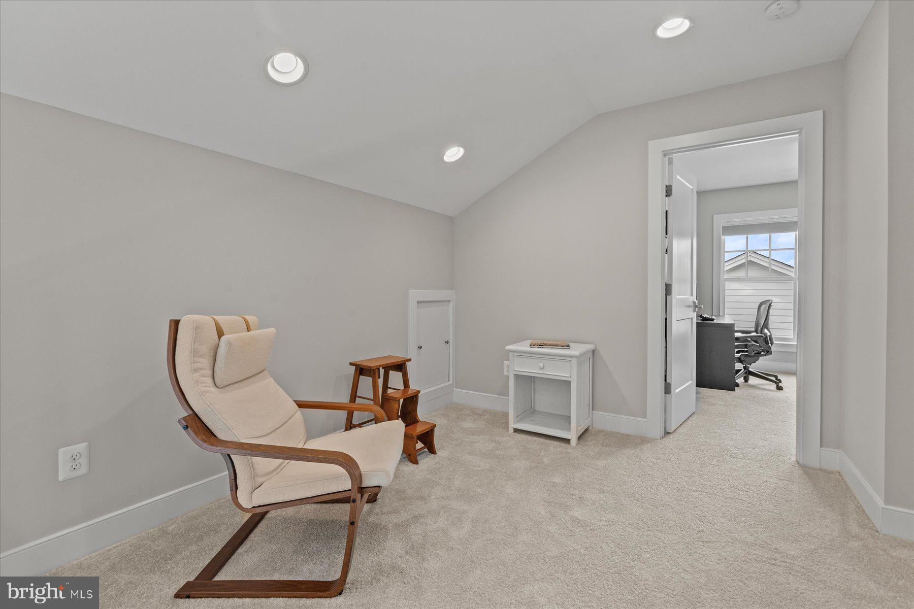 TUCKAHOE VILLAGE - Residential