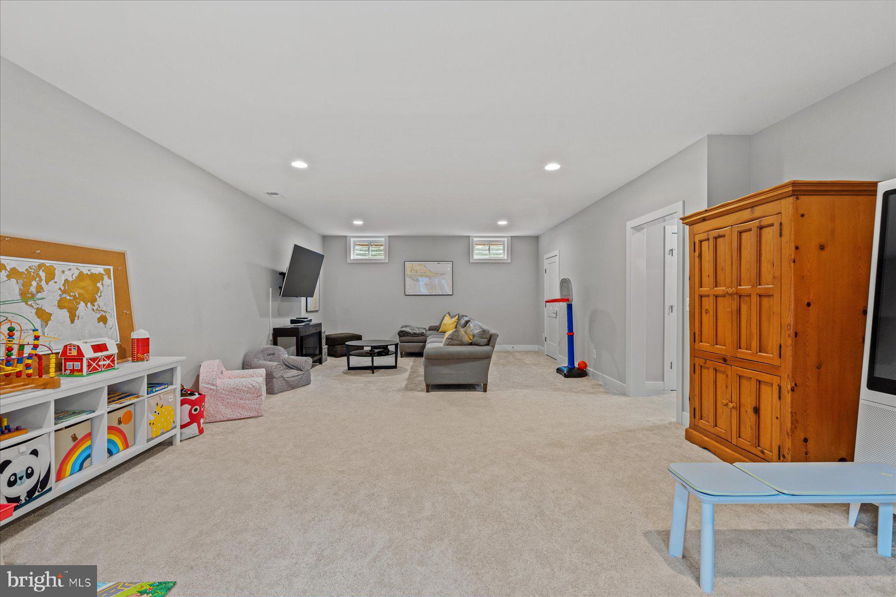 TUCKAHOE VILLAGE - Residential