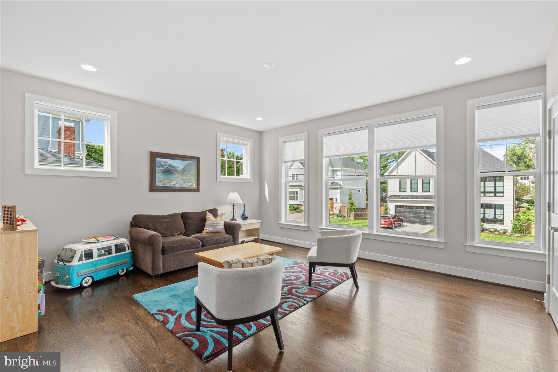 TUCKAHOE VILLAGE - Residential