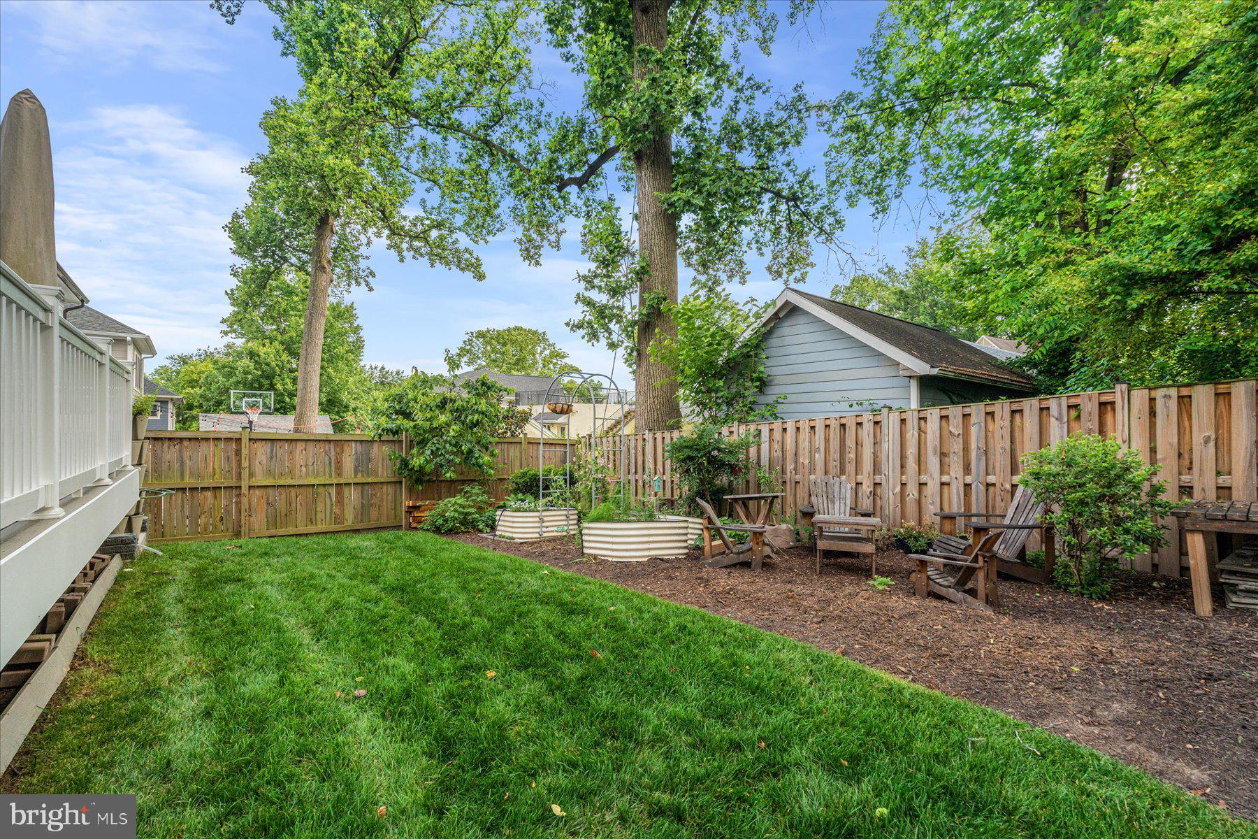 TUCKAHOE VILLAGE - Residential