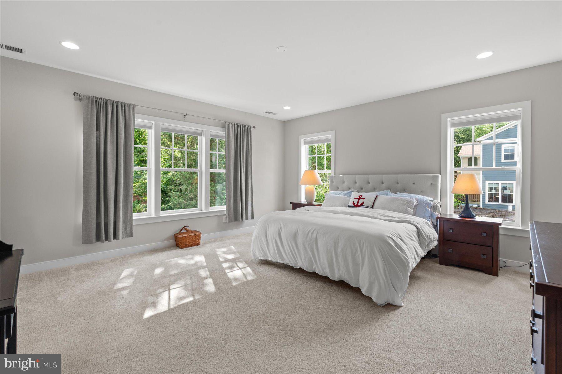 TUCKAHOE VILLAGE - Residential