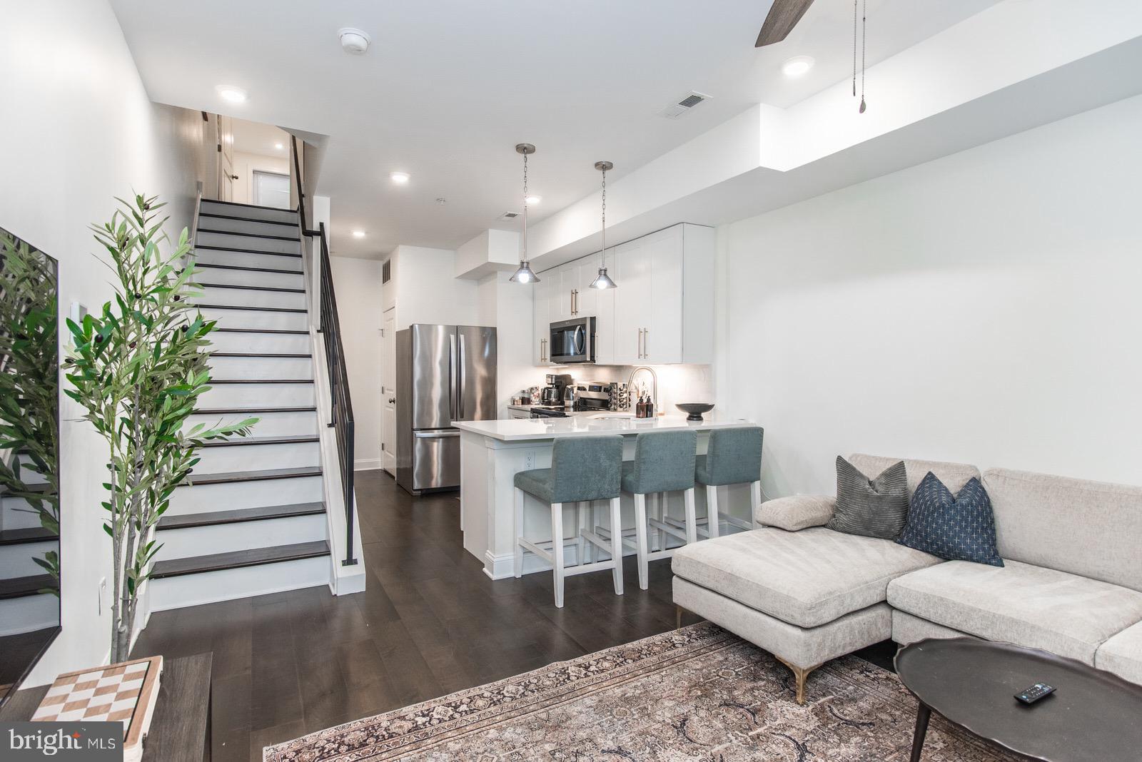 3958 MOUNT VERNON STREET 2