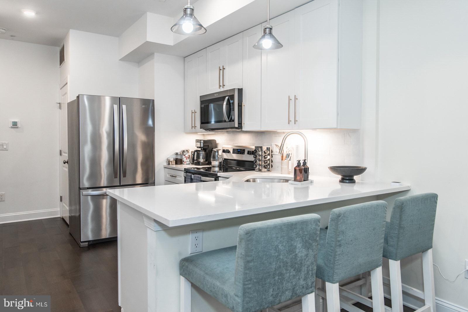 3958 MOUNT VERNON STREET 2