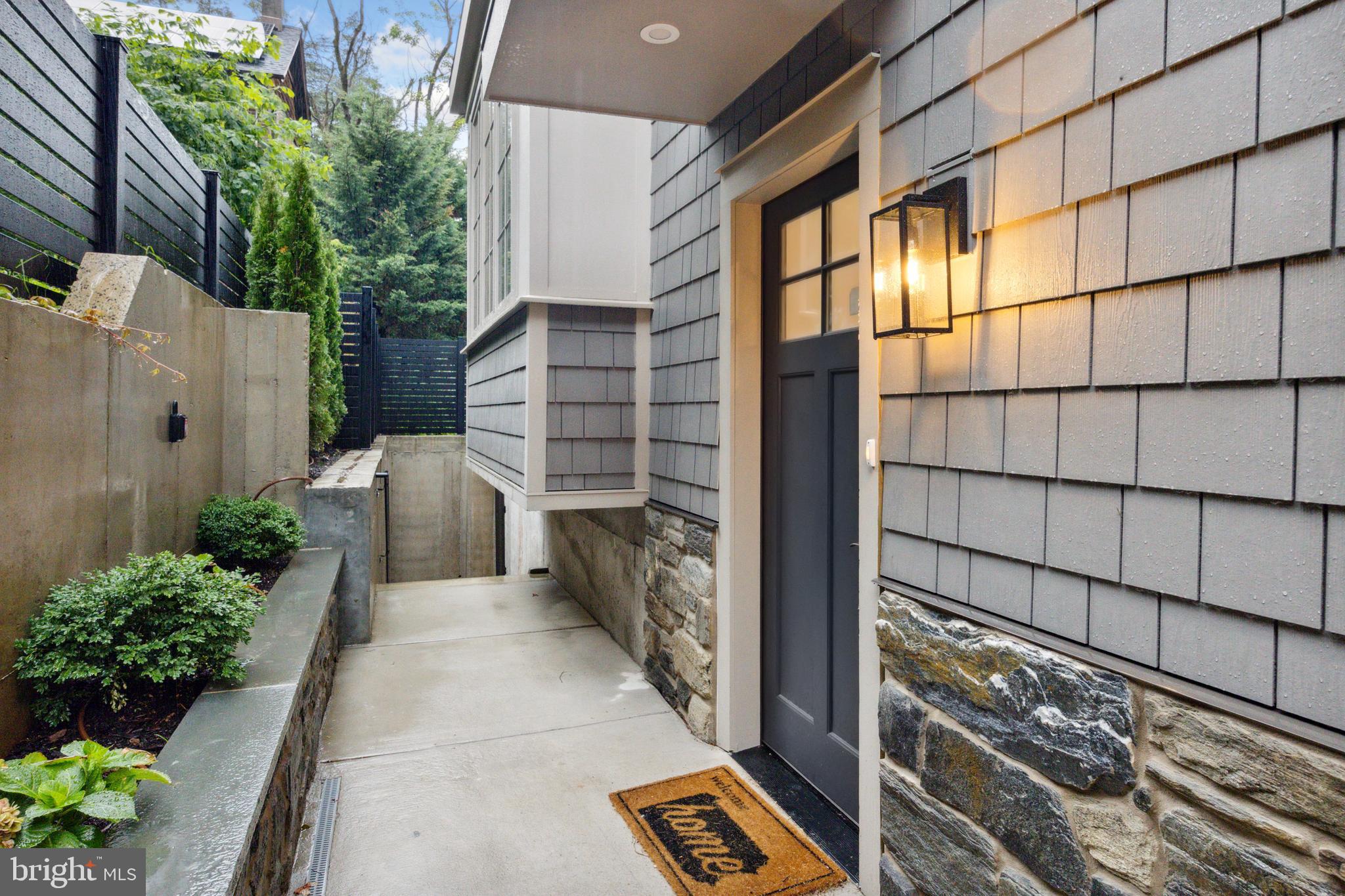 CHESTNUT HILL - Residential