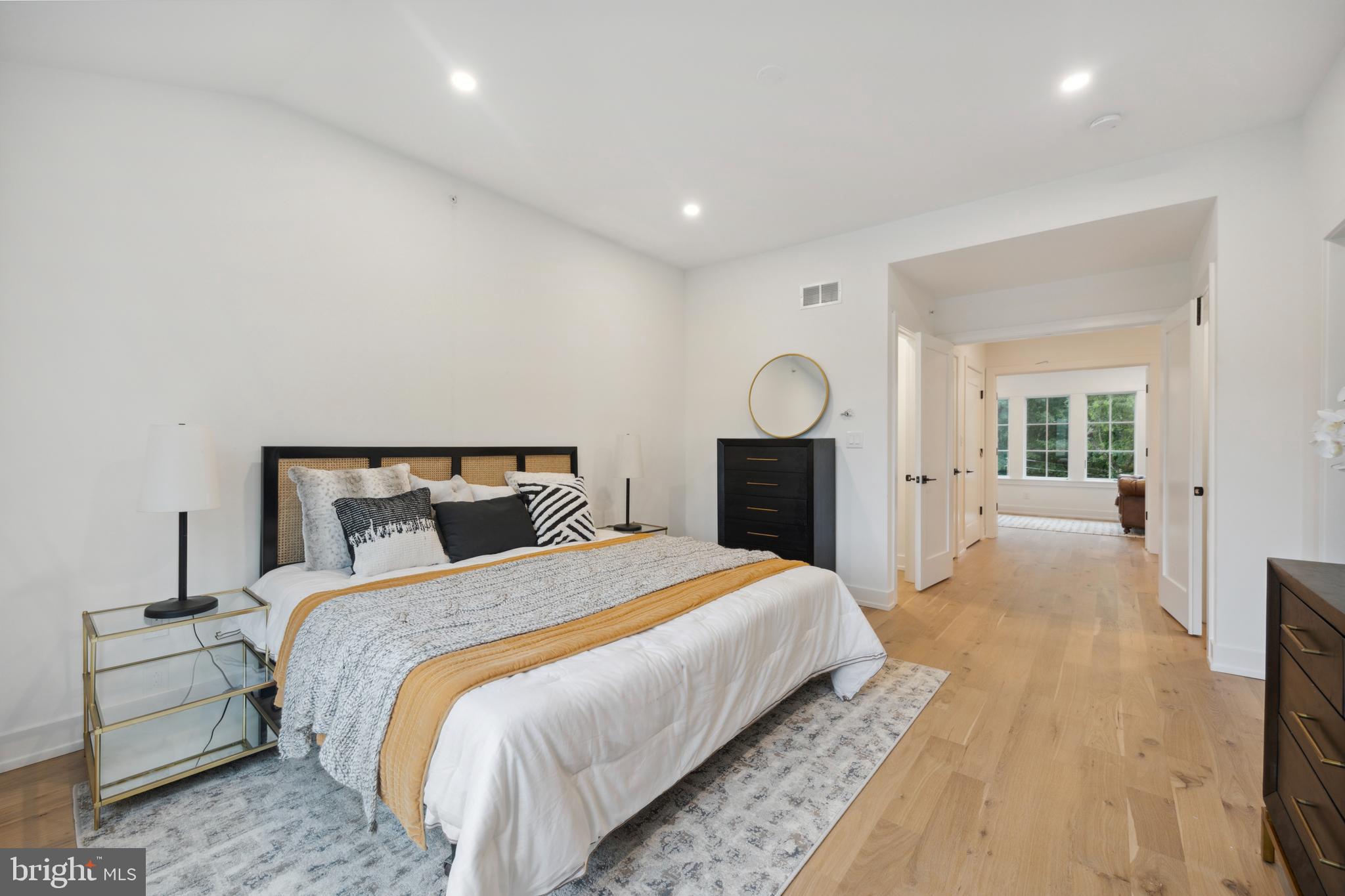 CHESTNUT HILL - Residential