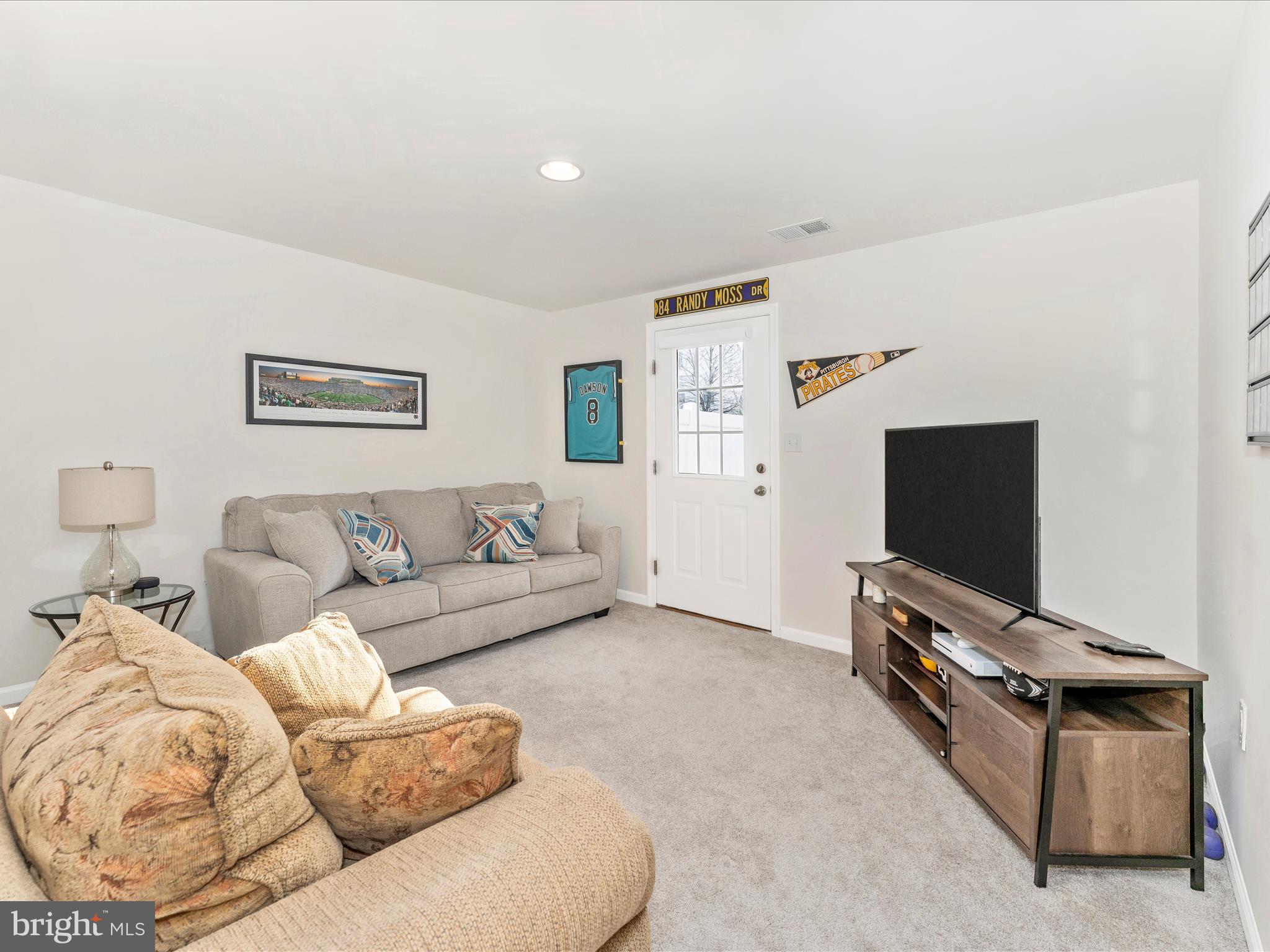 ARCHERS ROCK - Residential