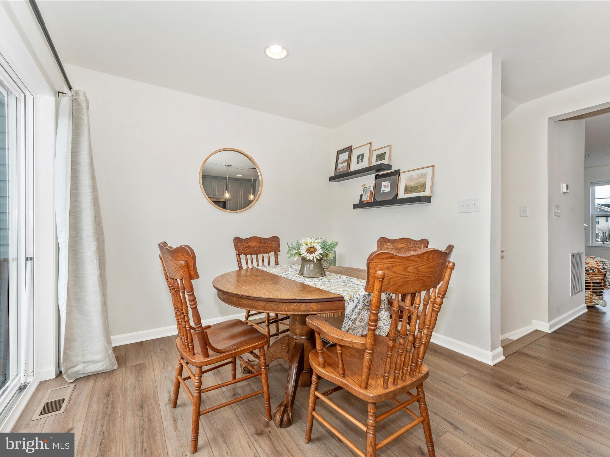 ARCHERS ROCK - Residential