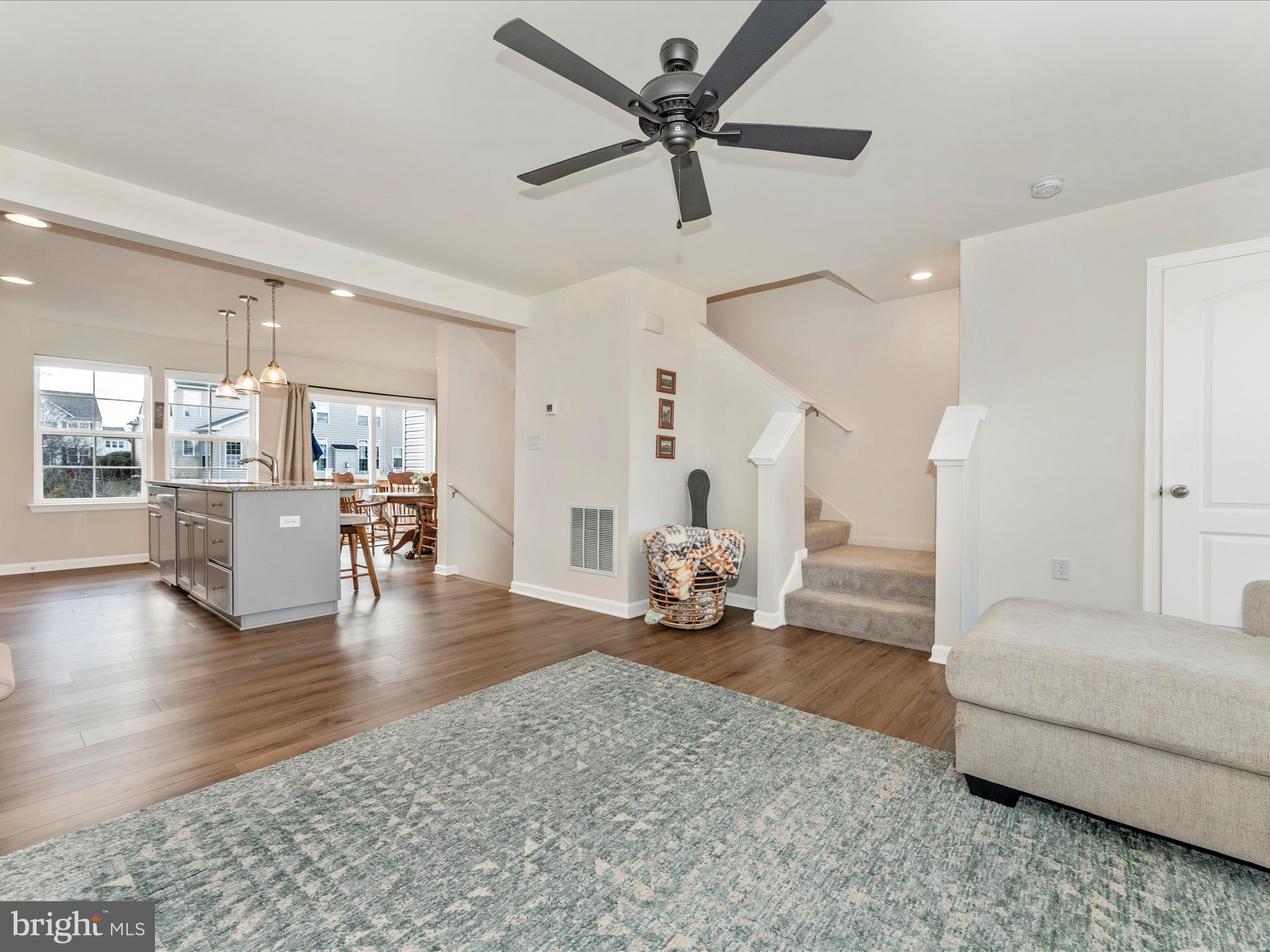 ARCHERS ROCK - Residential