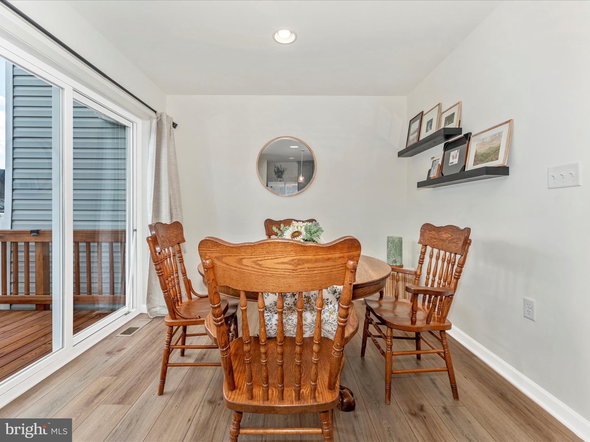 ARCHERS ROCK - Residential