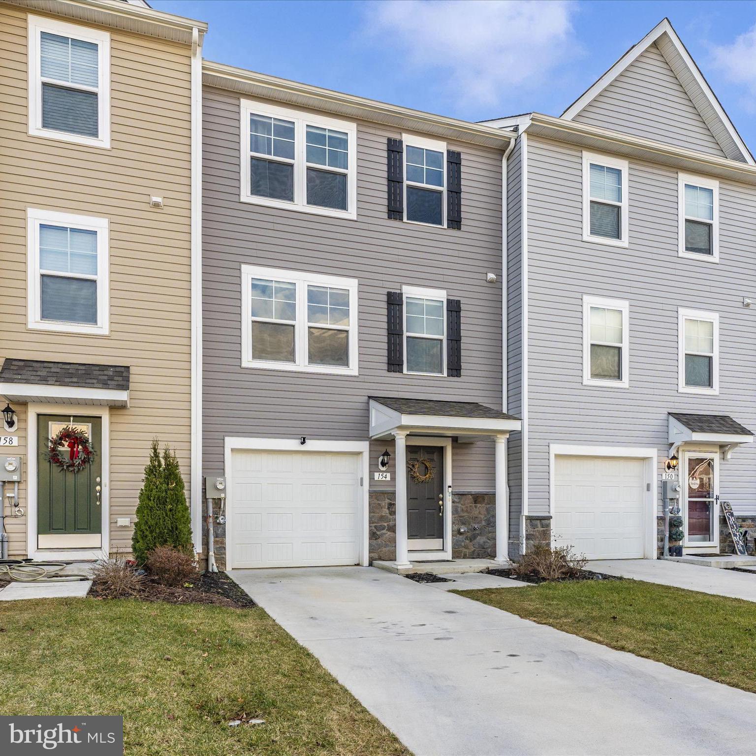 ARCHERS ROCK - Residential