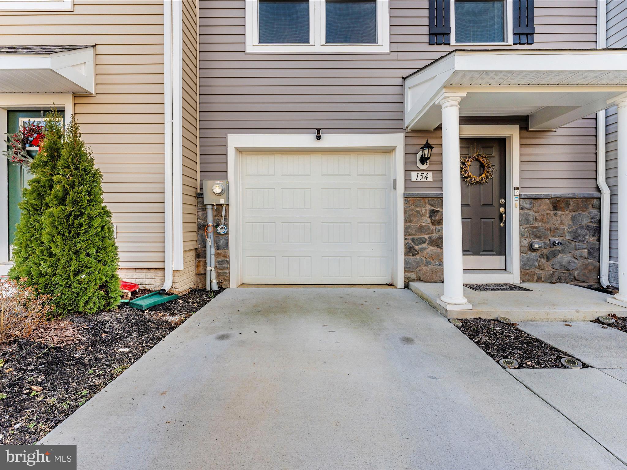 ARCHERS ROCK - Residential