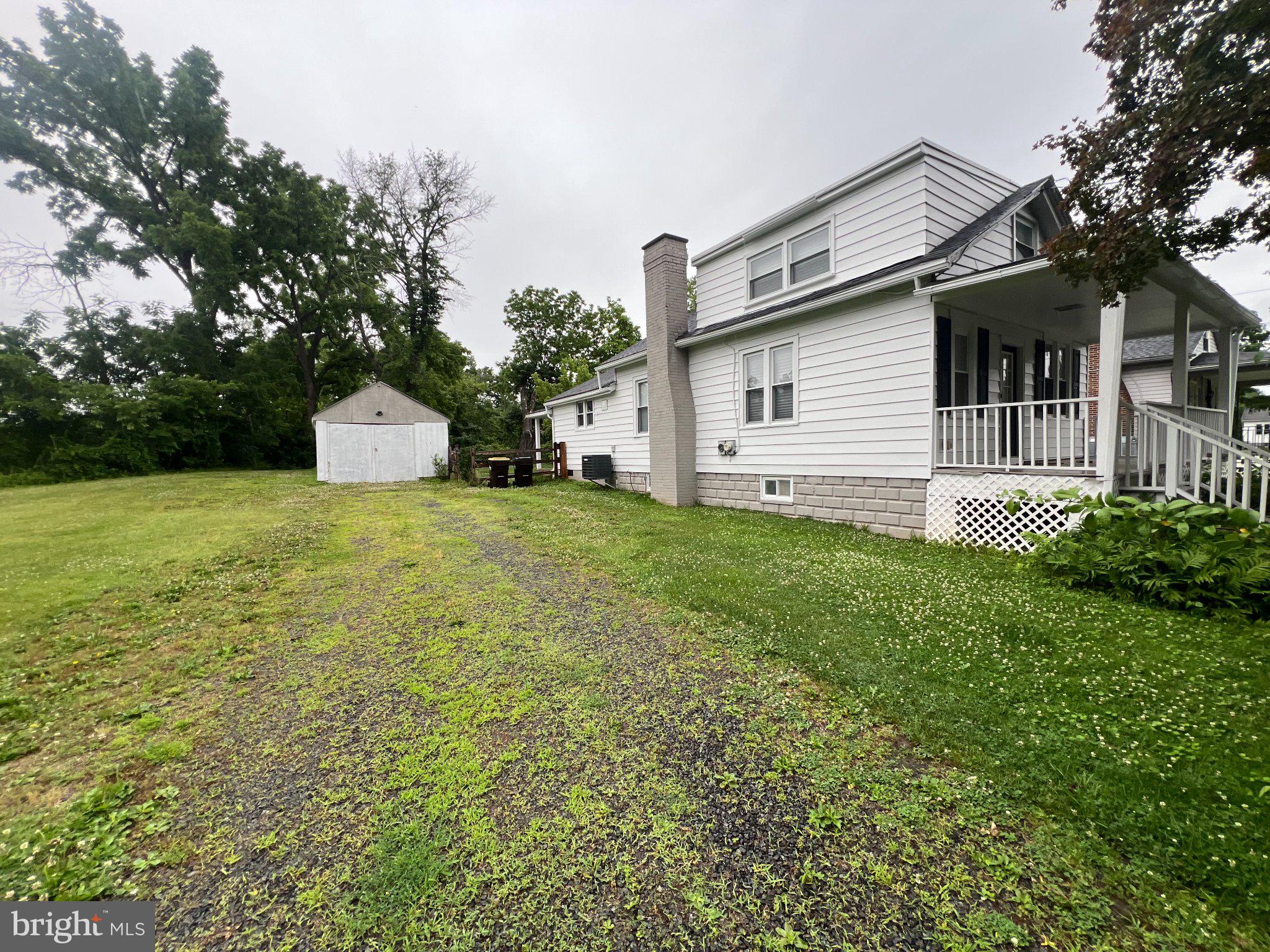 1019 RIVERSIDE DRIVE
