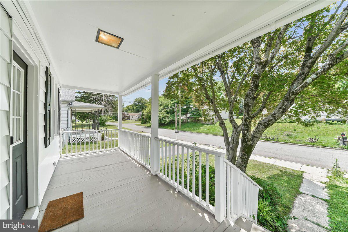 1019 RIVERSIDE DRIVE