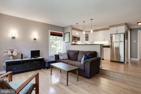 144 N BEDFORD STREET B ARLINGTON VA 22201