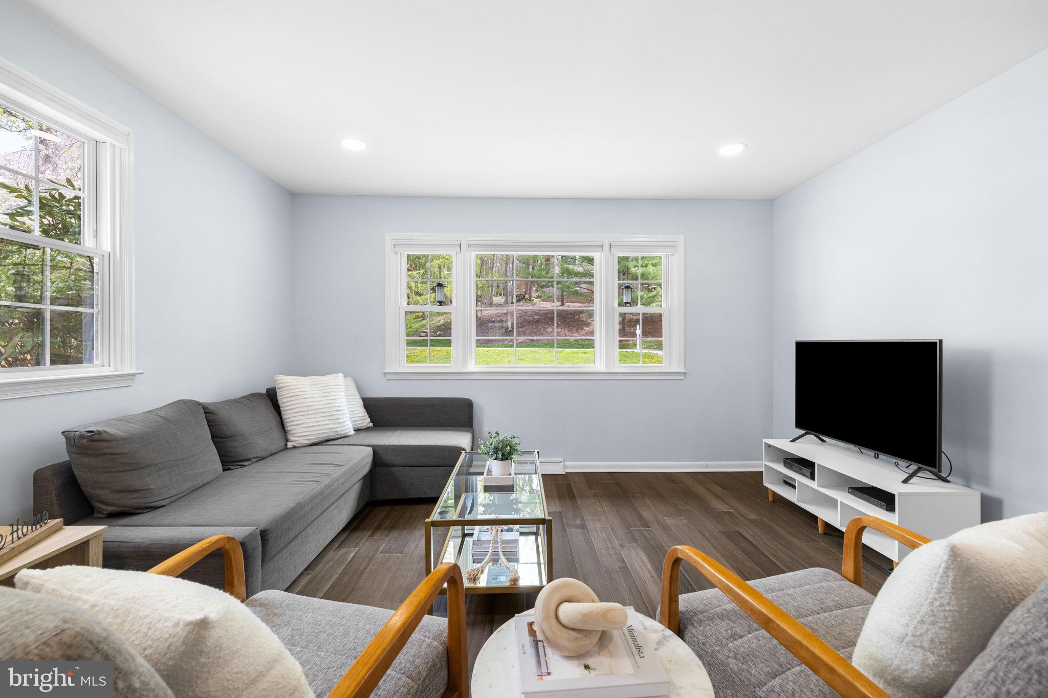 DEVON DOWNS - Residential