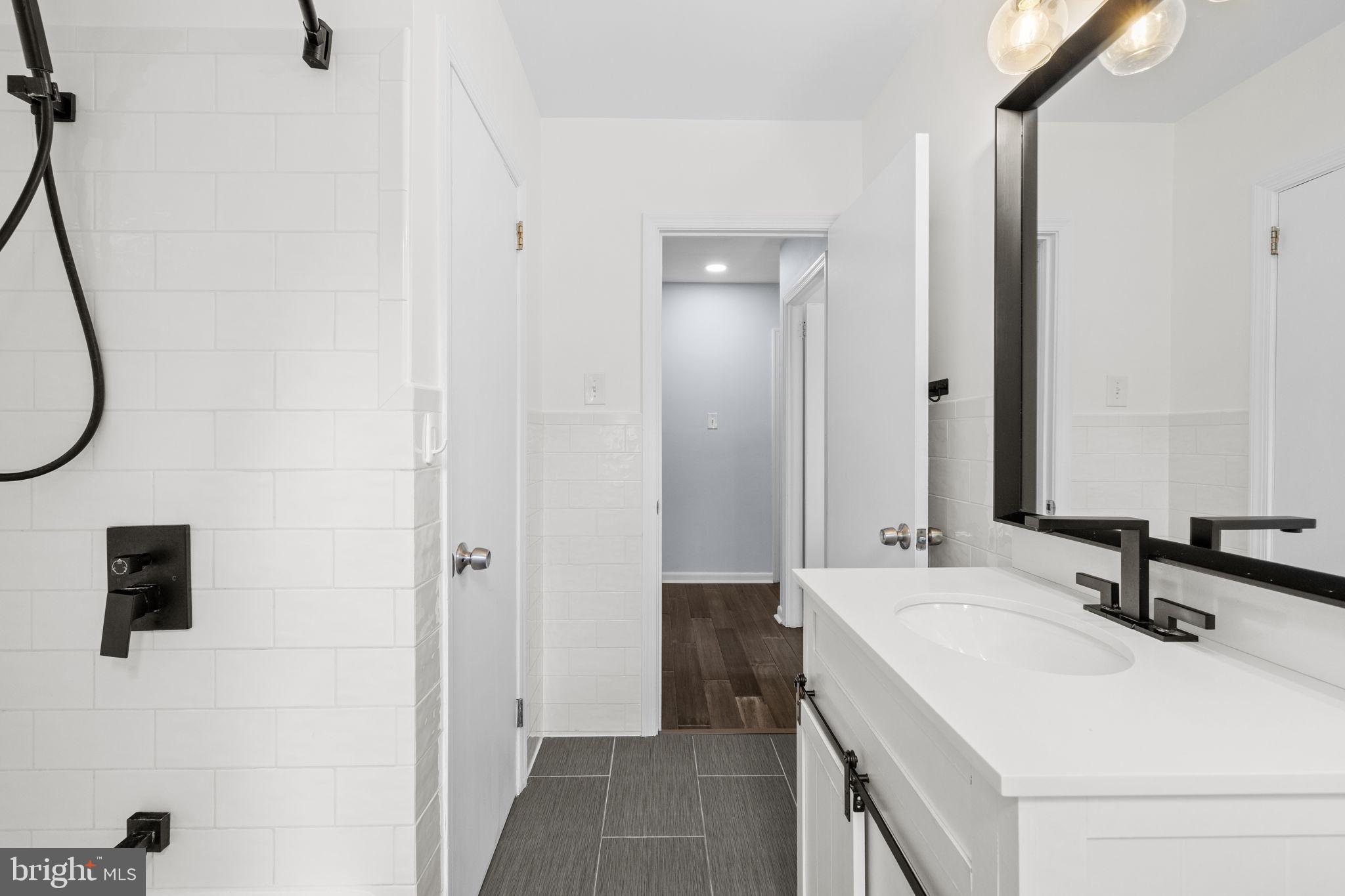 DEVON DOWNS - Residential