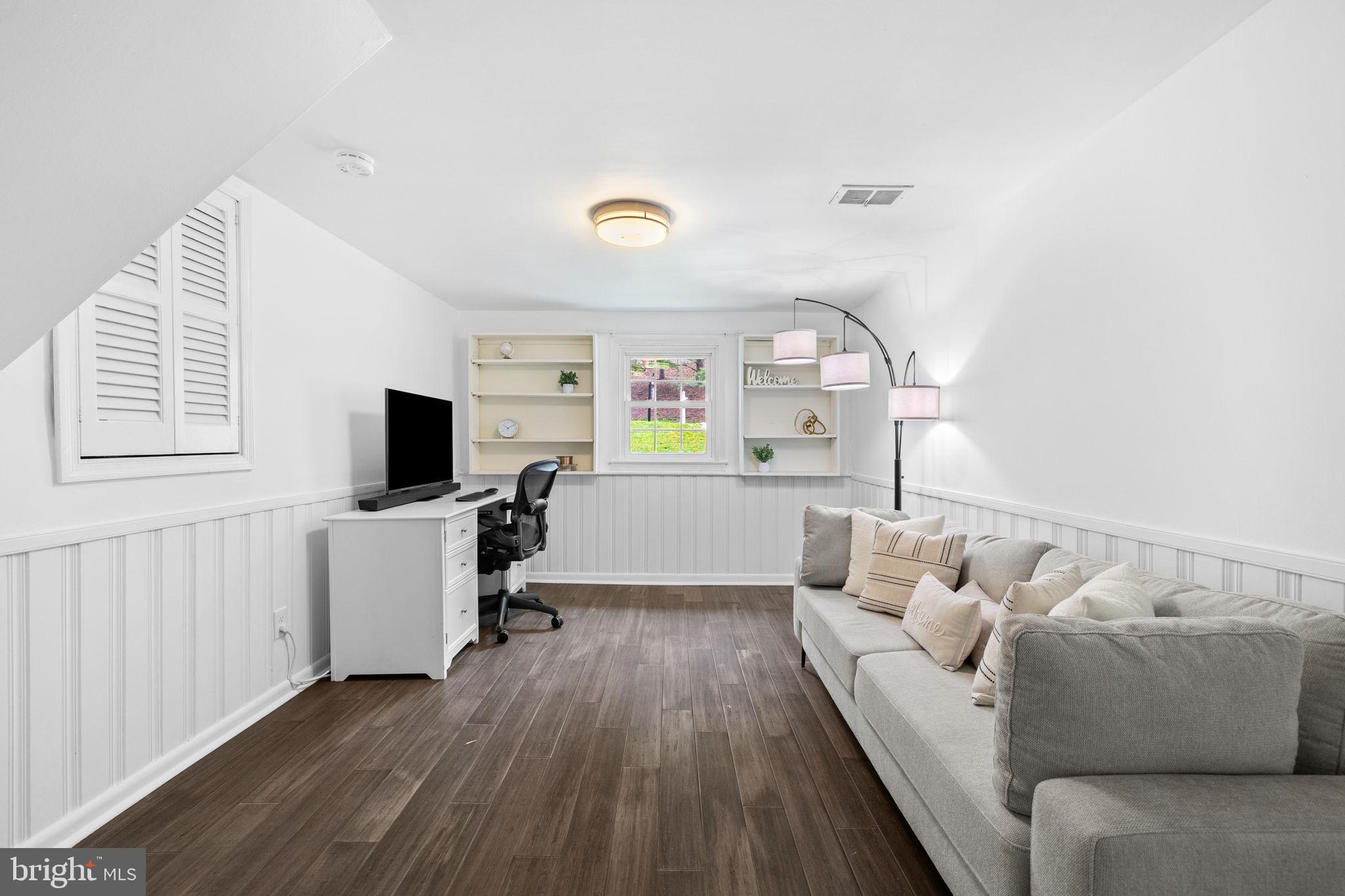 DEVON DOWNS - Residential