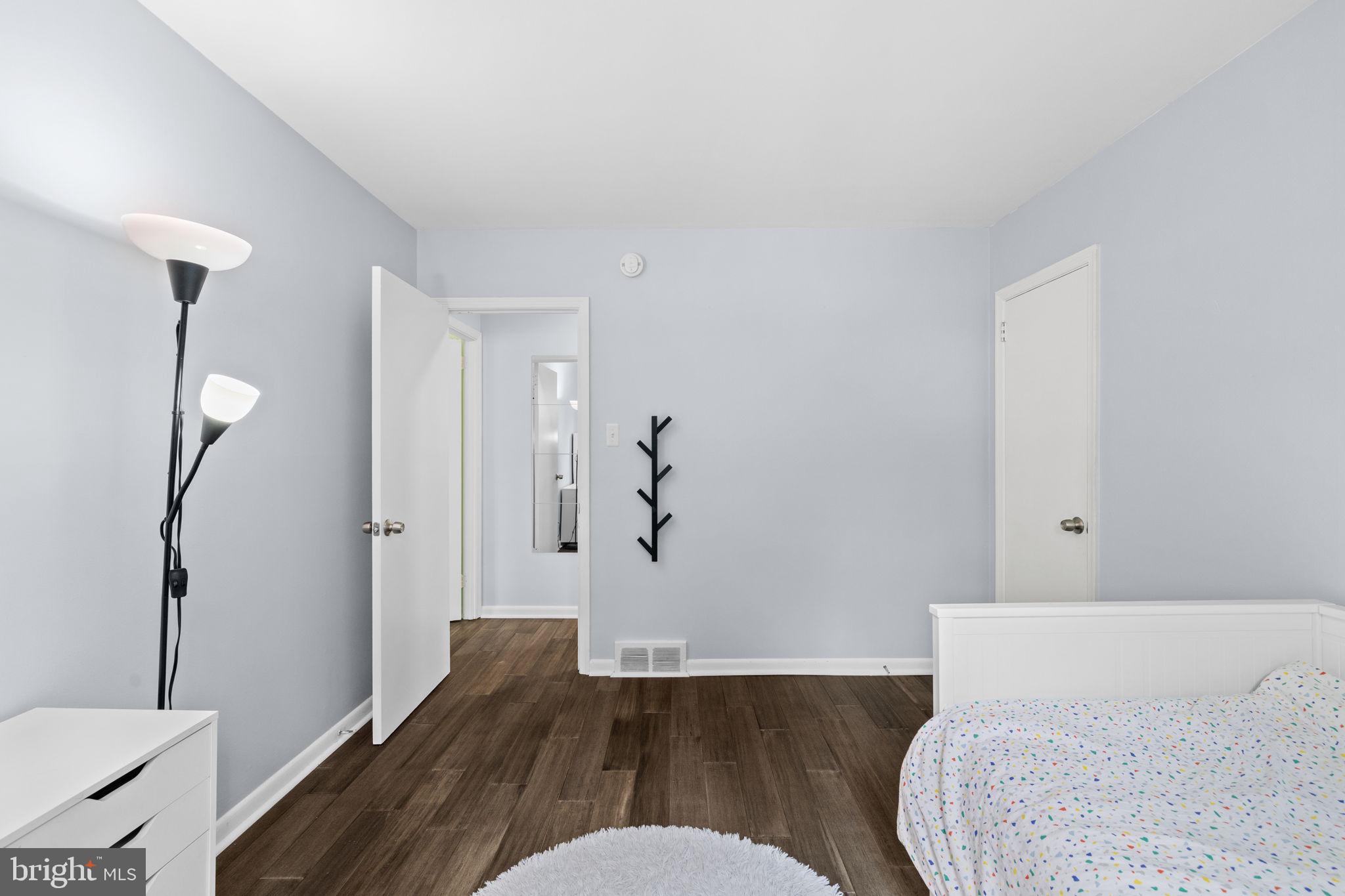 DEVON DOWNS - Residential