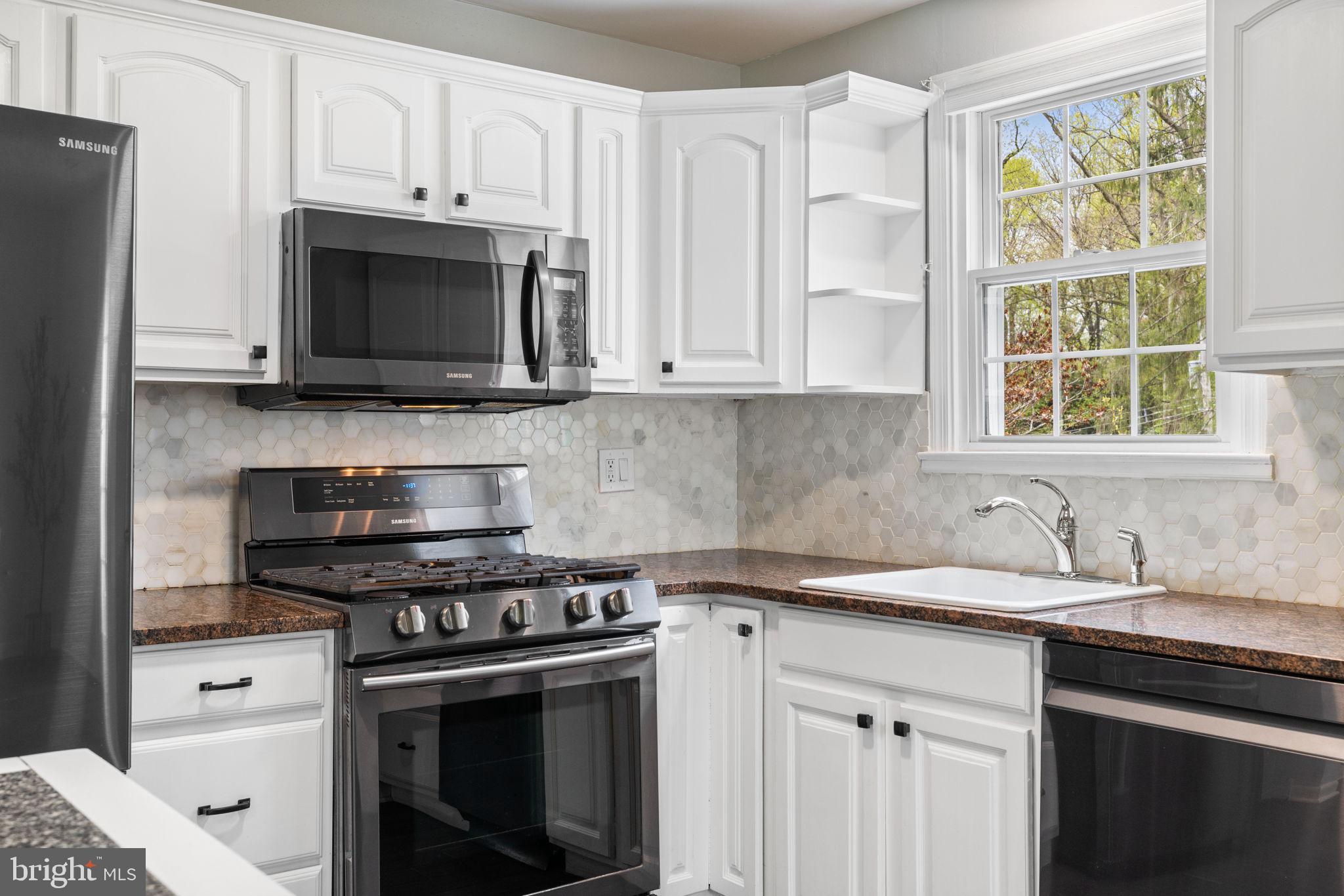 DEVON DOWNS - Residential