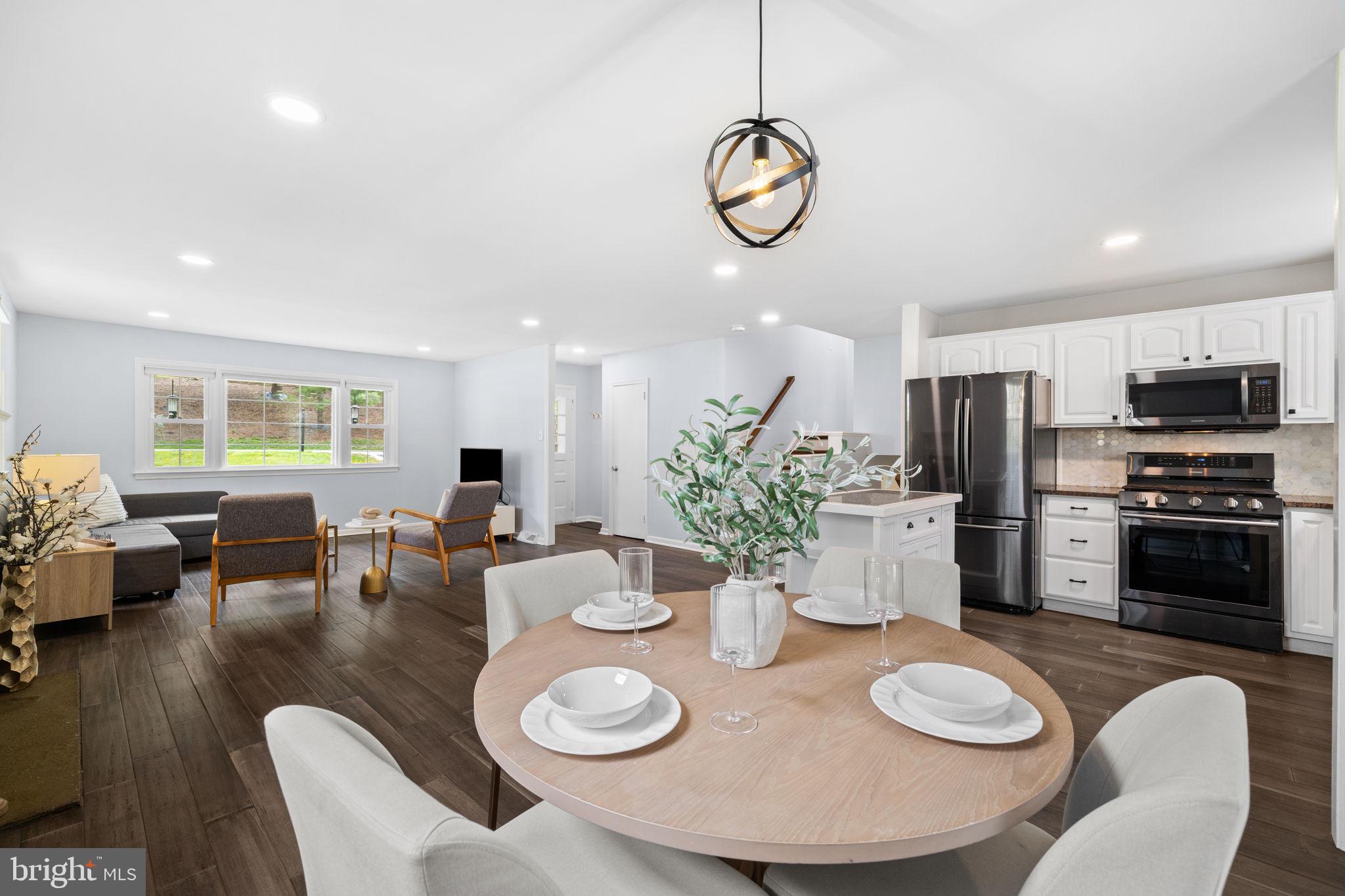 DEVON DOWNS - Residential