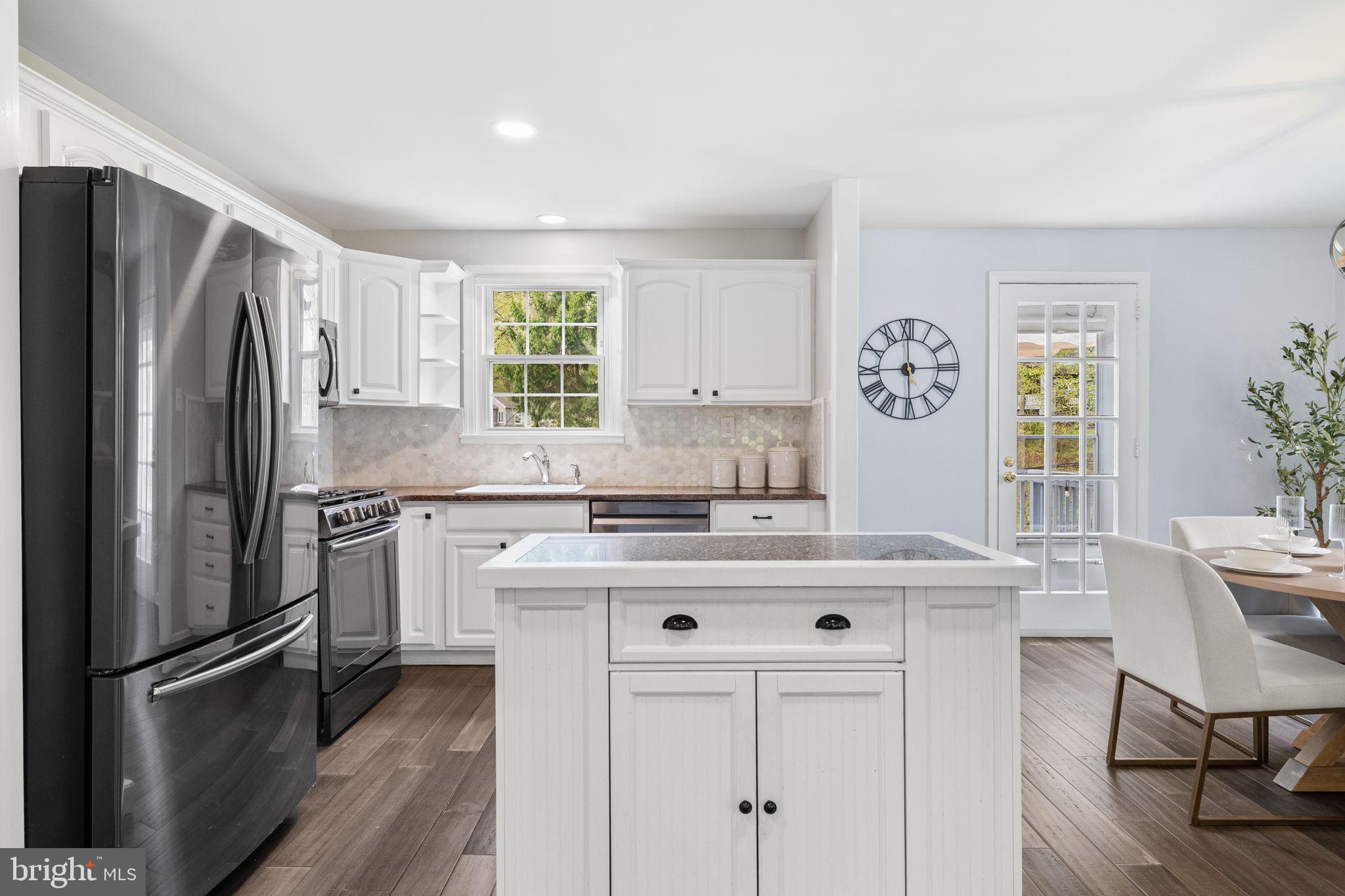 DEVON DOWNS - Residential