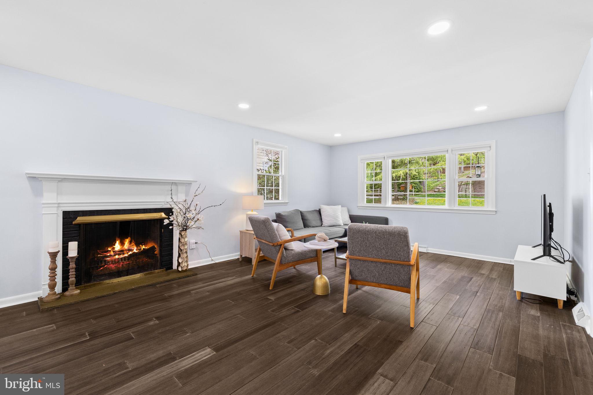 DEVON DOWNS - Residential